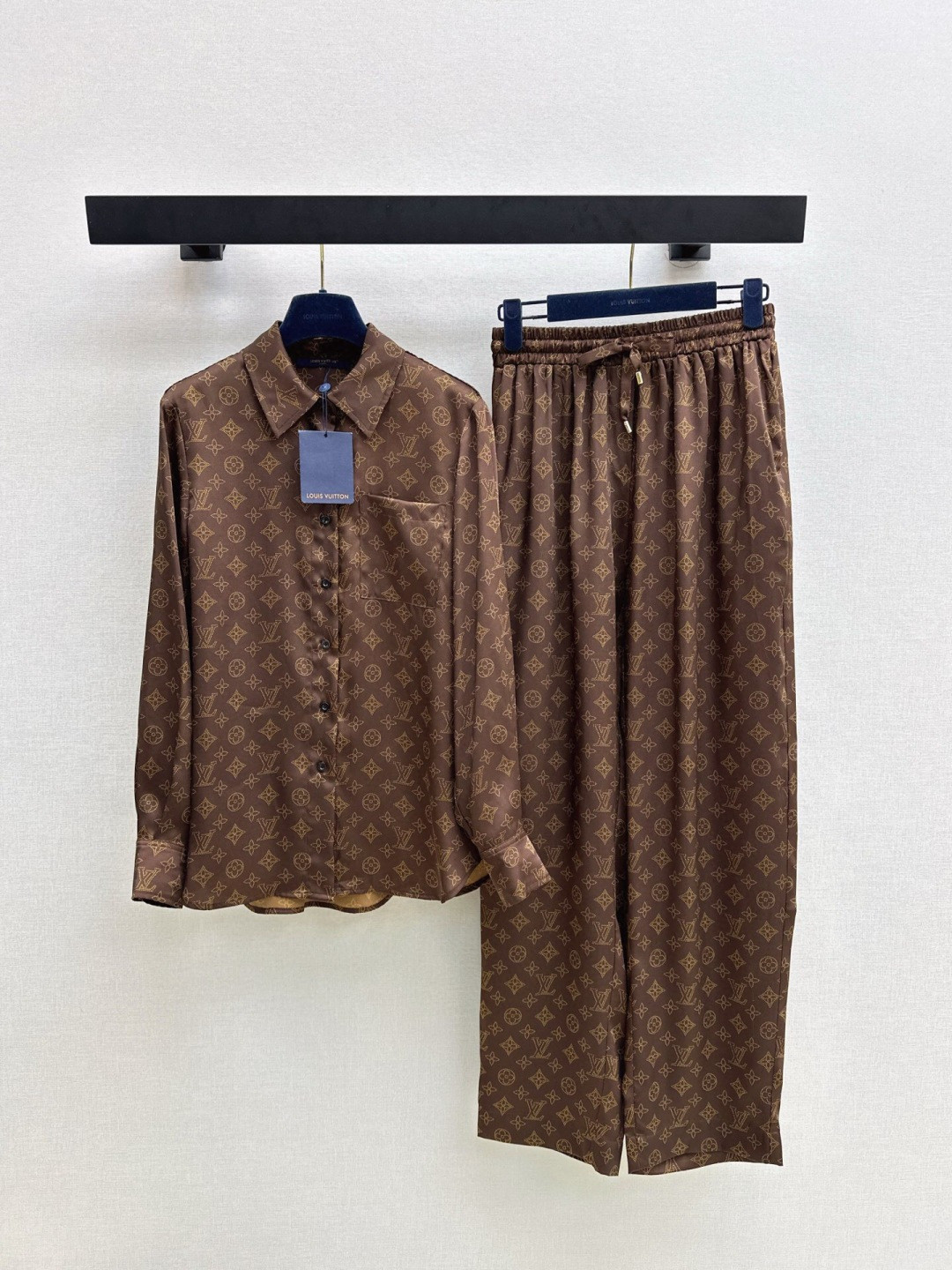 LV 1AHYBO Mahina Silk Shirt set