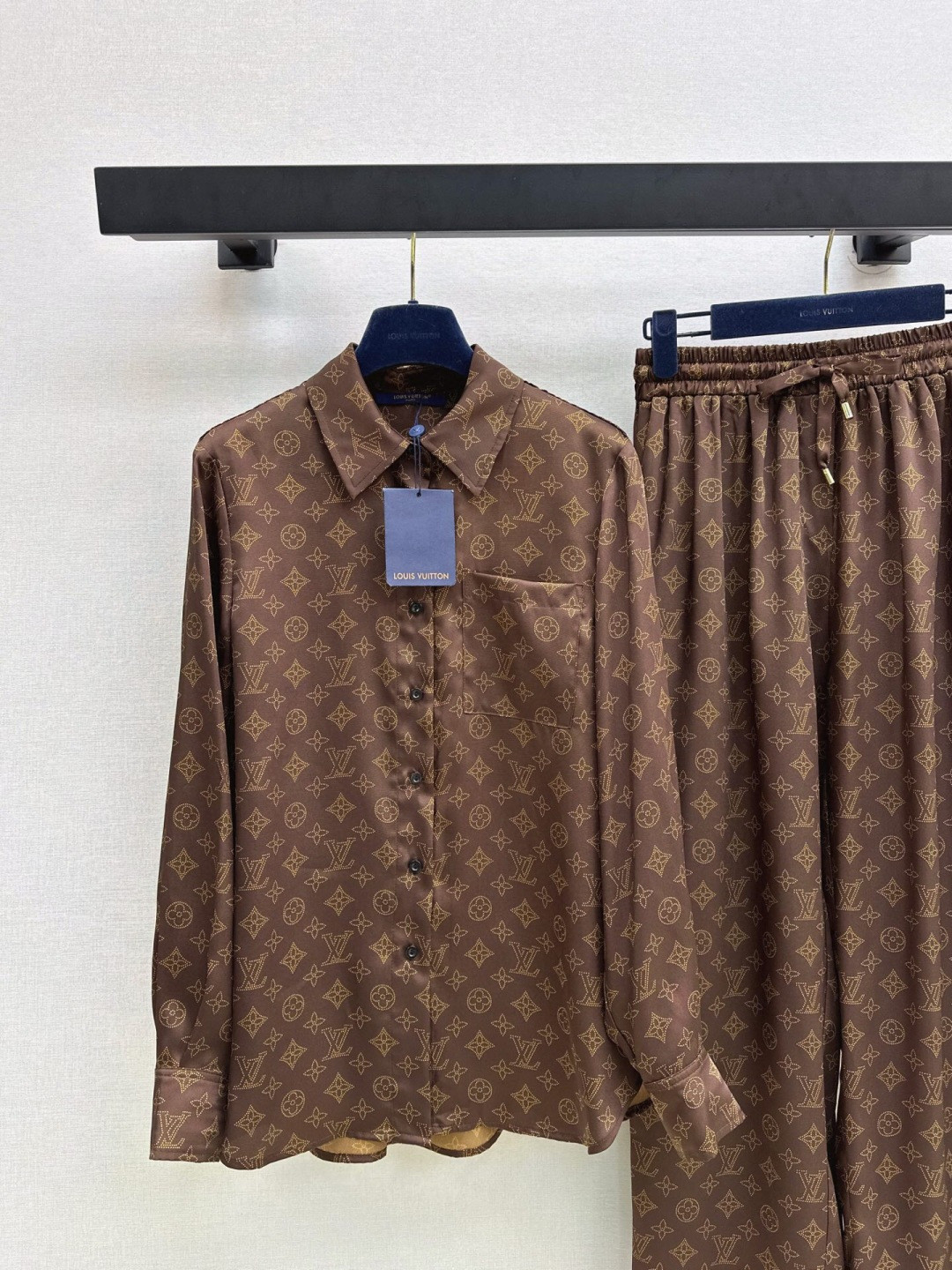 LV 1AHYBO Mahina Silk Shirt set