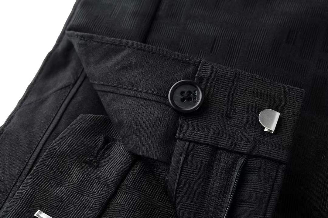 Fendi black fabric bermuda shorts with an FF motif jacquard