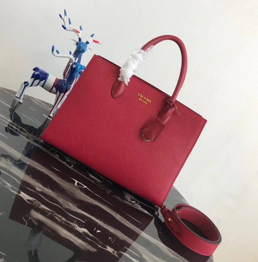 Prada Galleria tote bag in red Saffiano leather