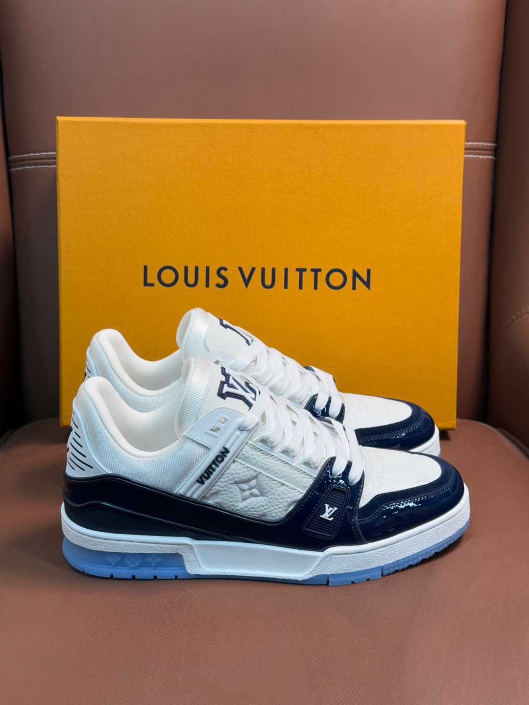 LV 1AJ190 Neuheit Trainer Sneaker