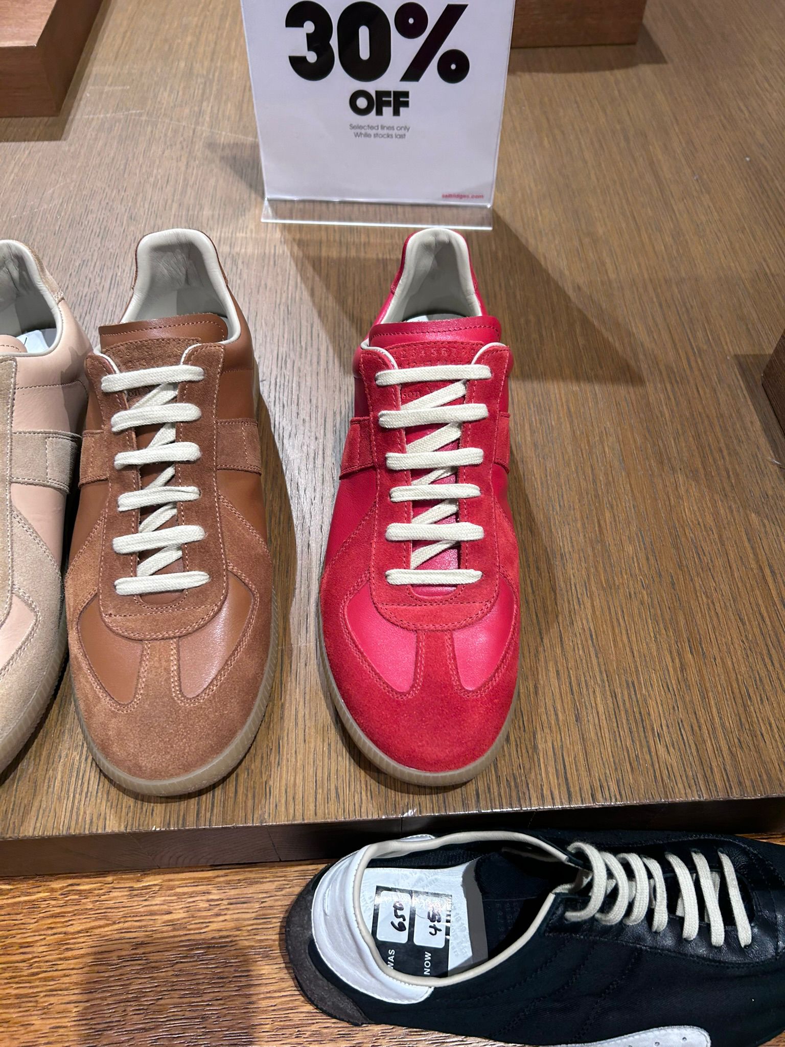 Maison Margiela 'Replica' low-top sneaker in brown and red colorways