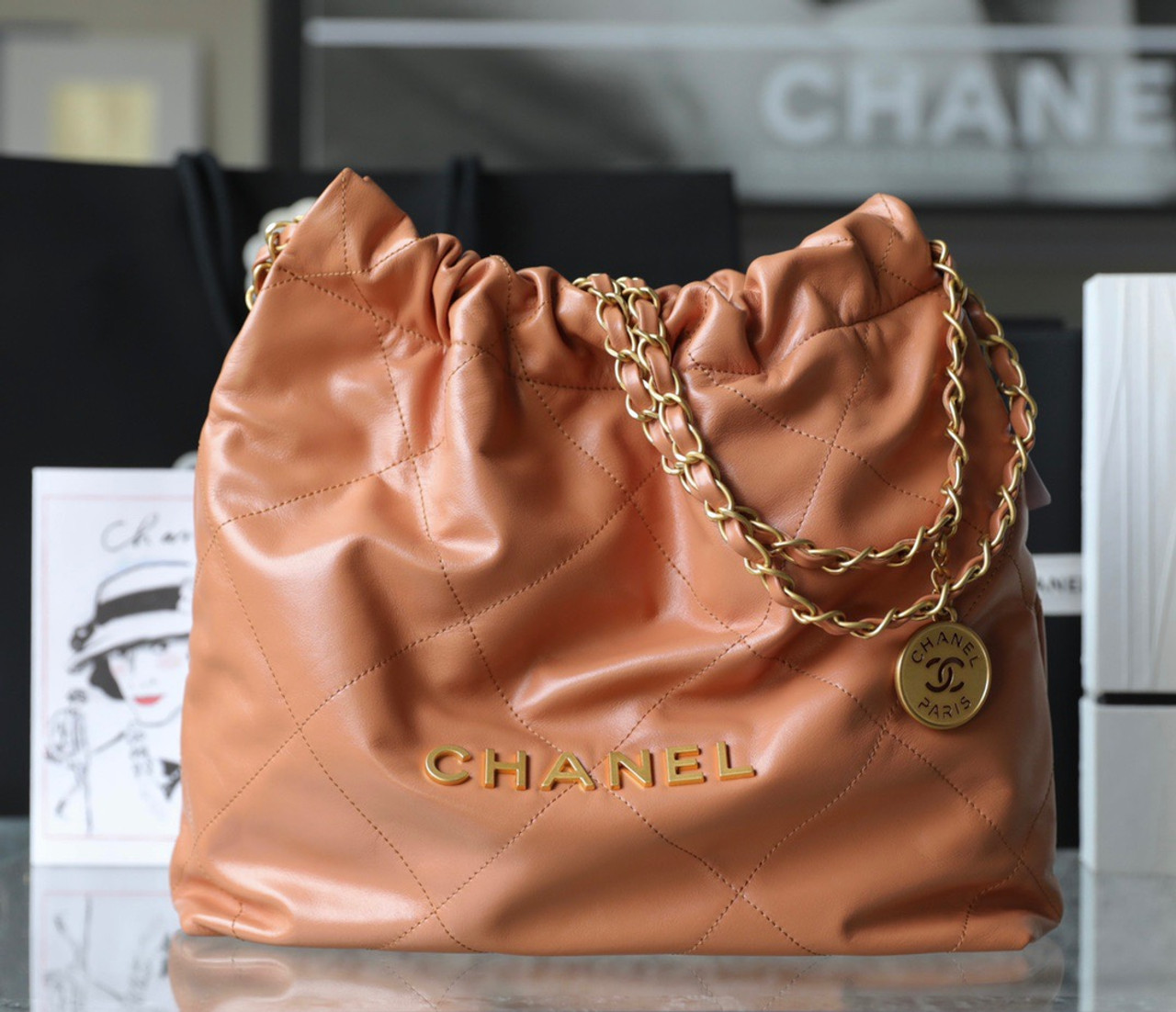 CHANEL 22 SMALL HANDBAG GOLD LOGO Shiny Calfskin & Gold-Tone Metal