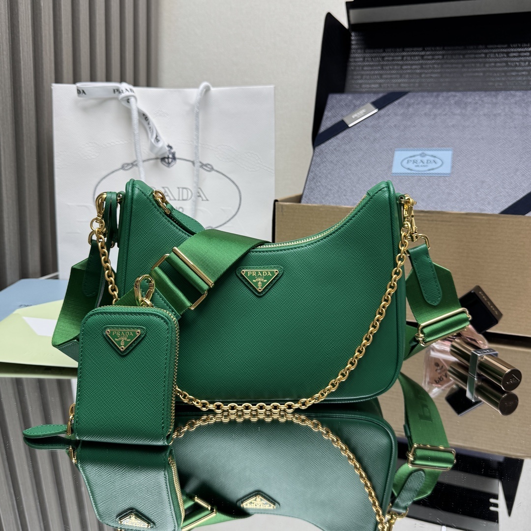 Prada Re-Edition 2005 Saffiano leather shoulder bag in green