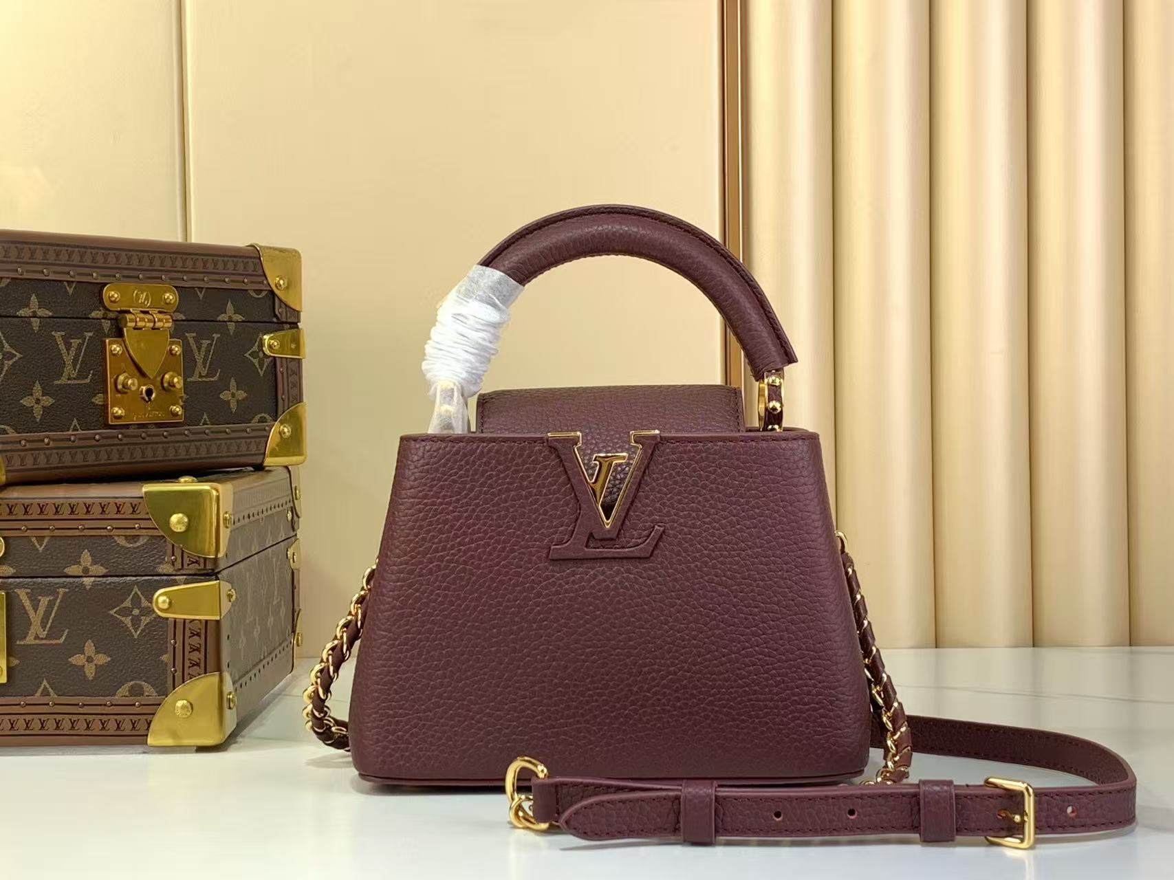 LV M25893 Capucines Mini bag