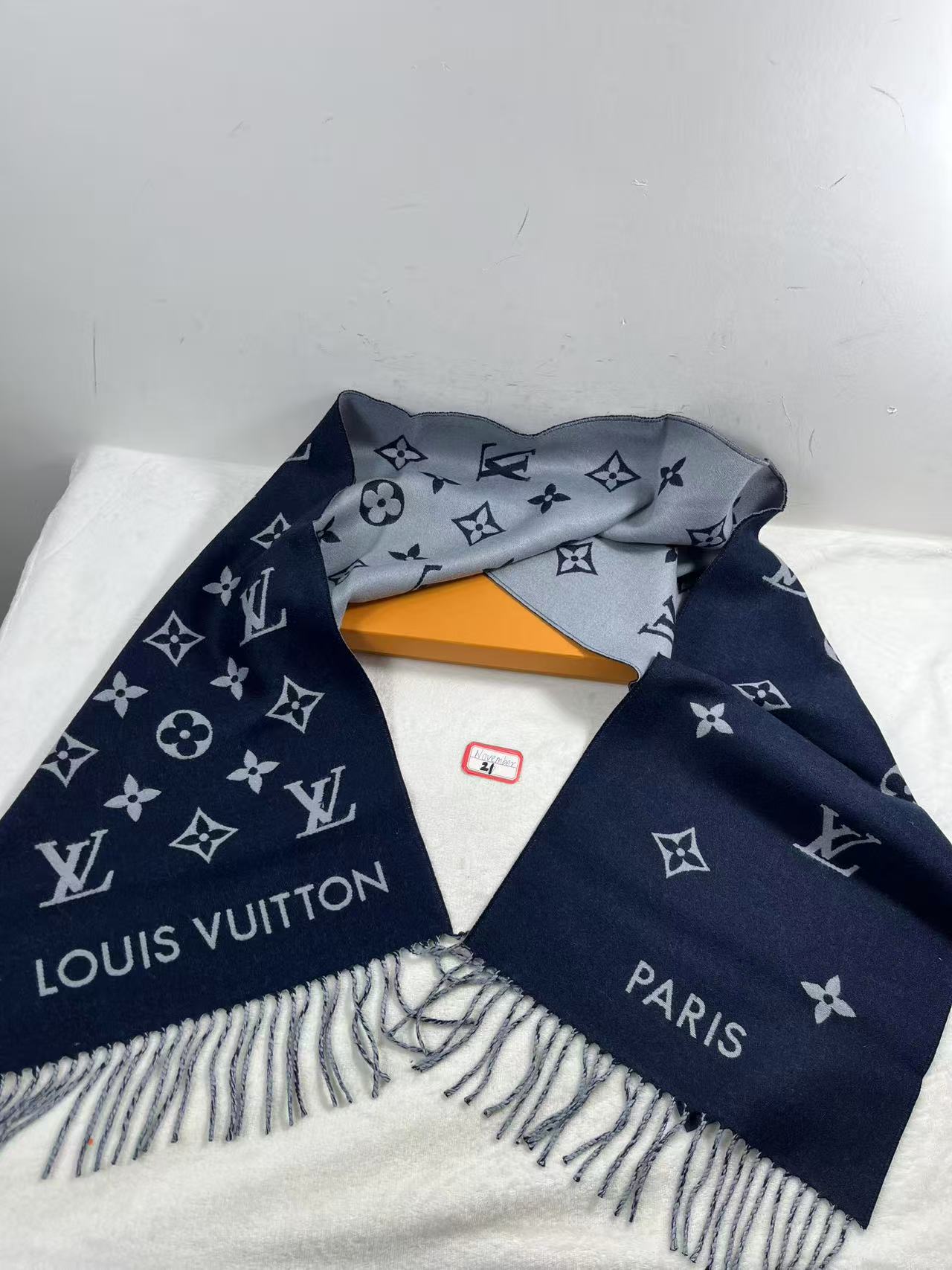 LV M79130 All About Monogram Schal