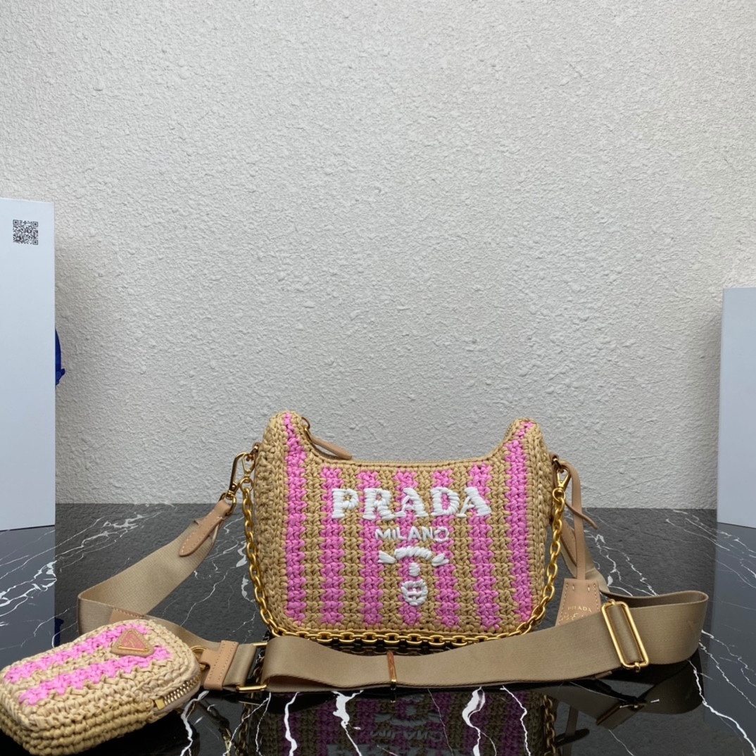 Prada Re-Edition 2005 shoulder bag in pink and beige striped raffia with a gold chain strap