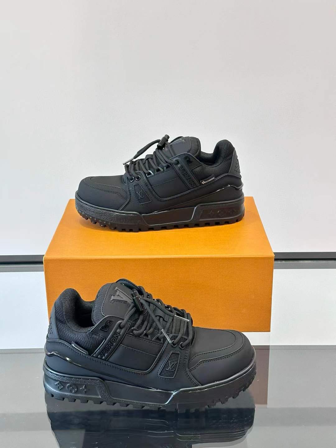 LV Trainer sneaker Black