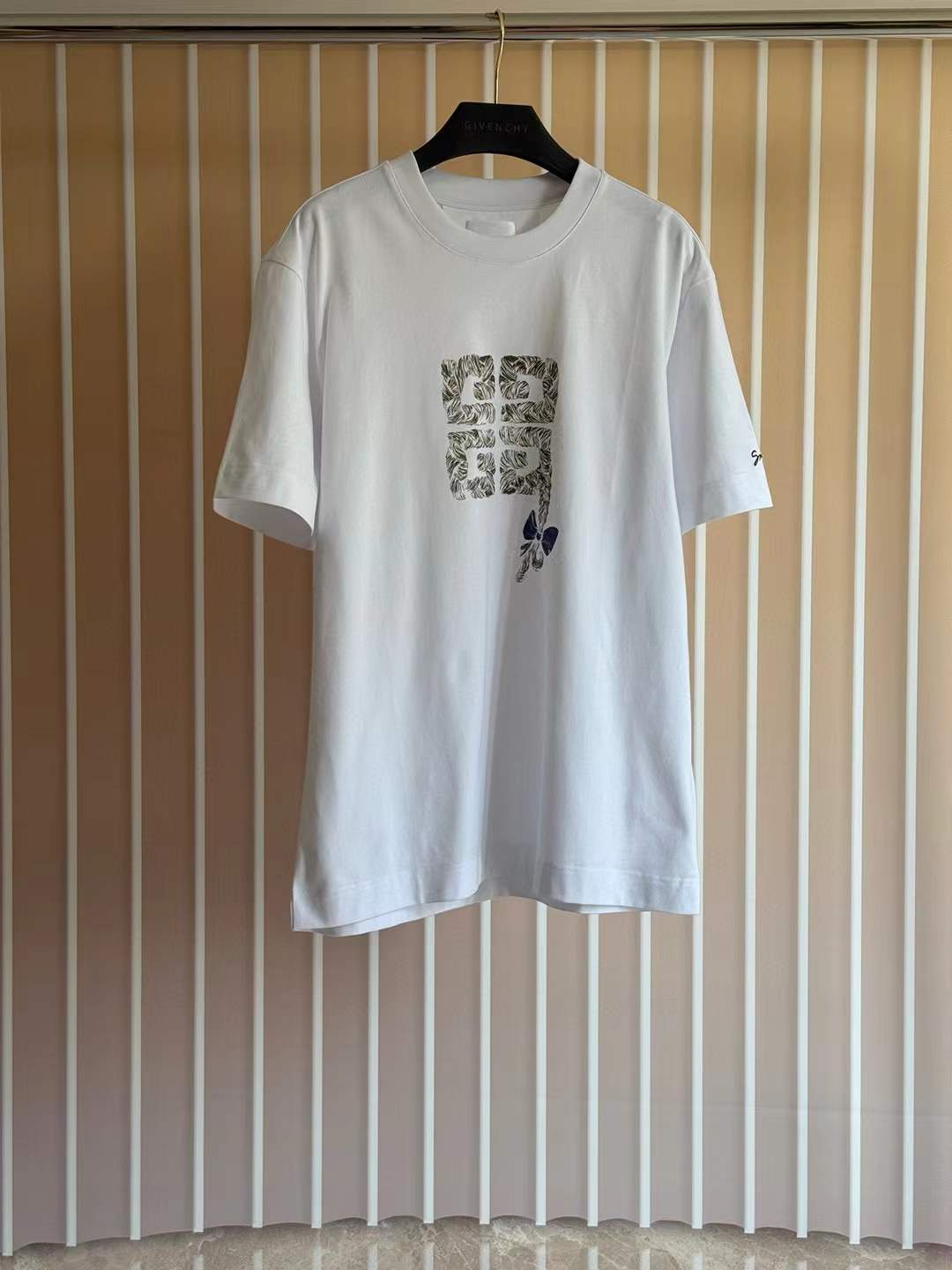 Givenchy 4G Braids T-Shirt in white