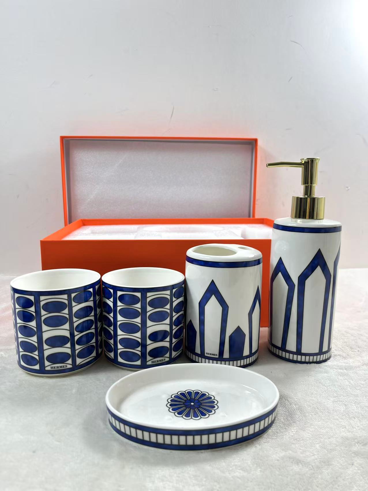 Hermès "Bleus d'Ailleurs" bathroom set