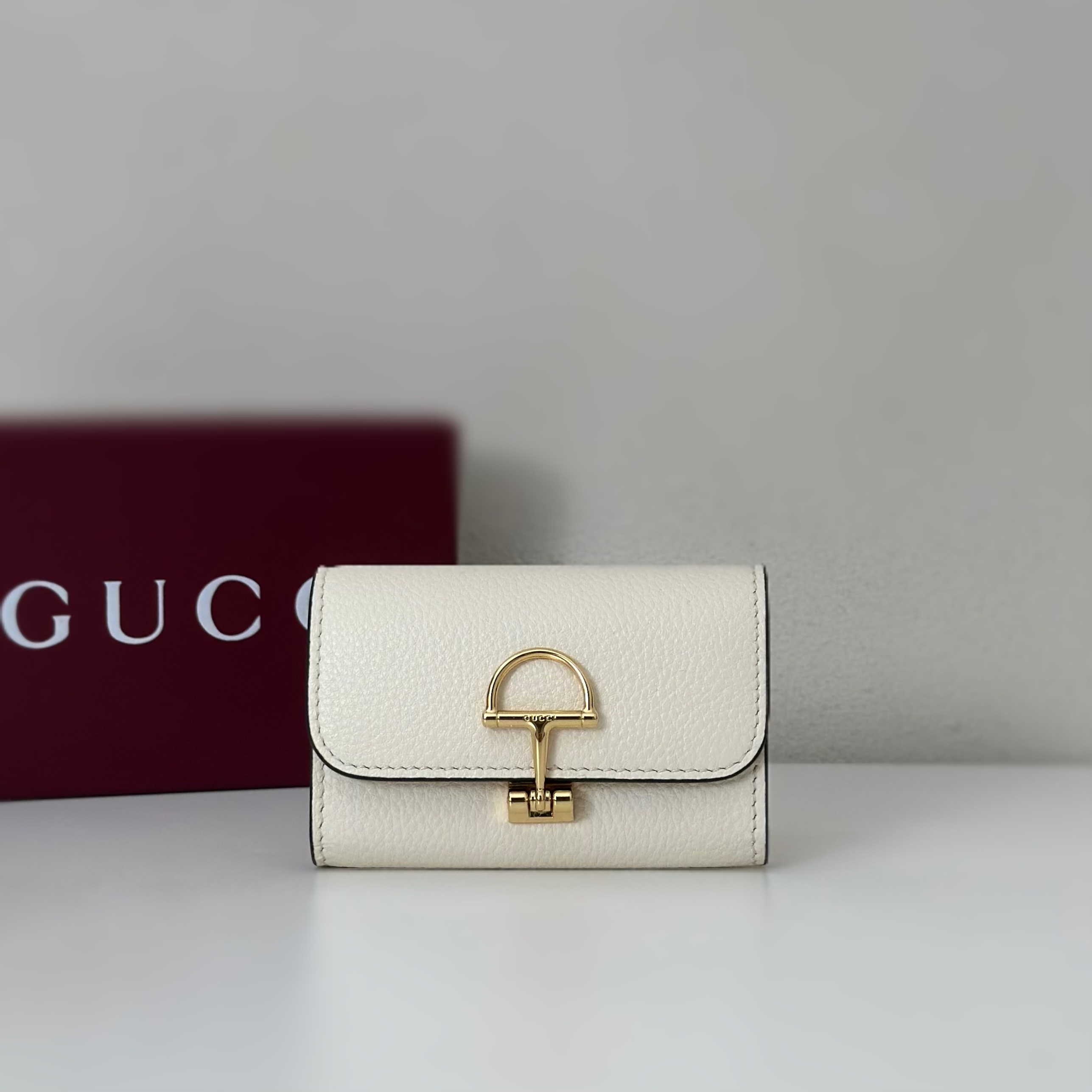 Gucci Softbit card case made of leather with gold-tone hardware