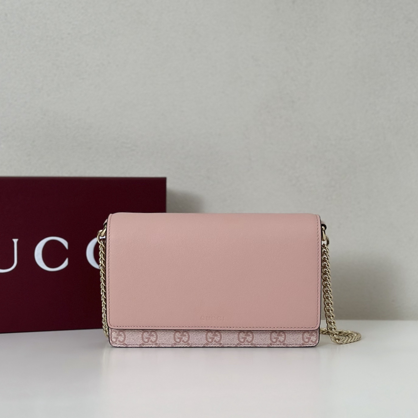 Gucci GG Emblem Wallet On Chain in pink