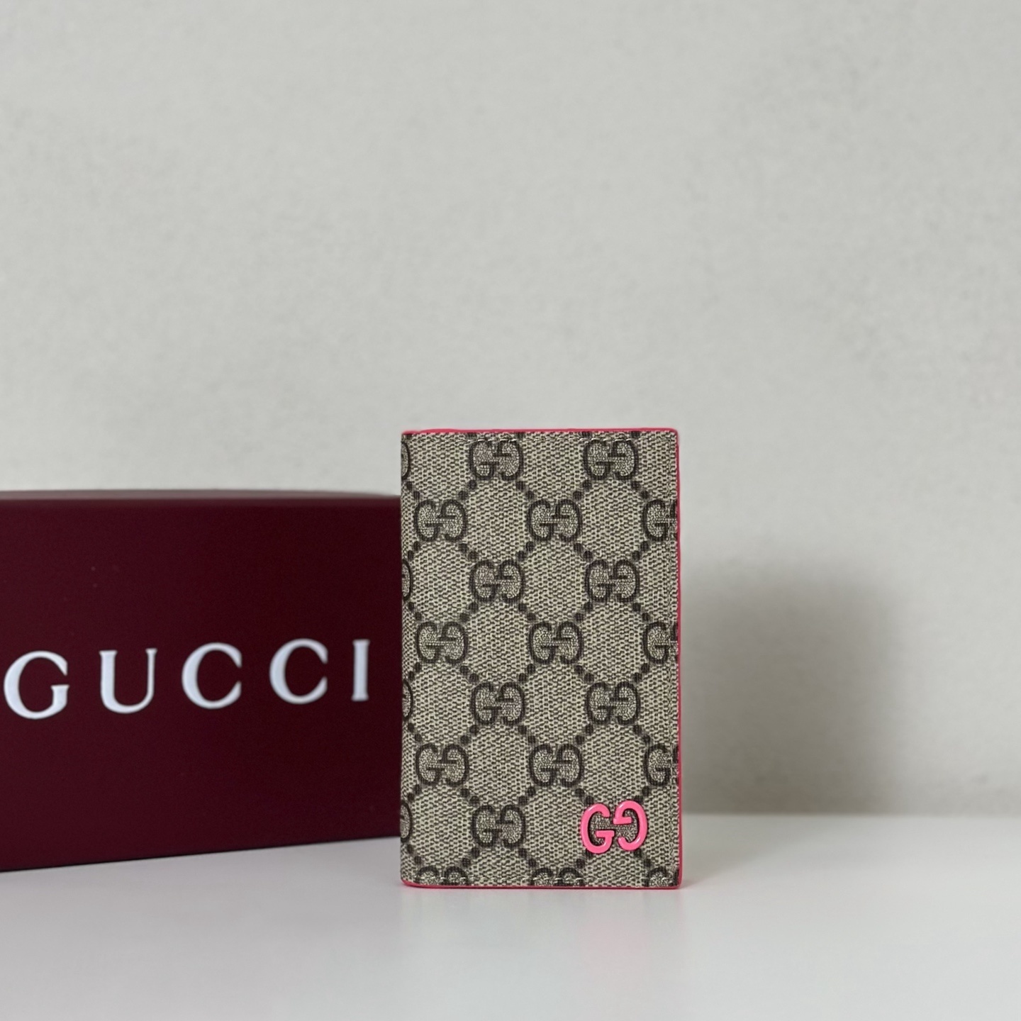 Gucci GG Supreme wallet