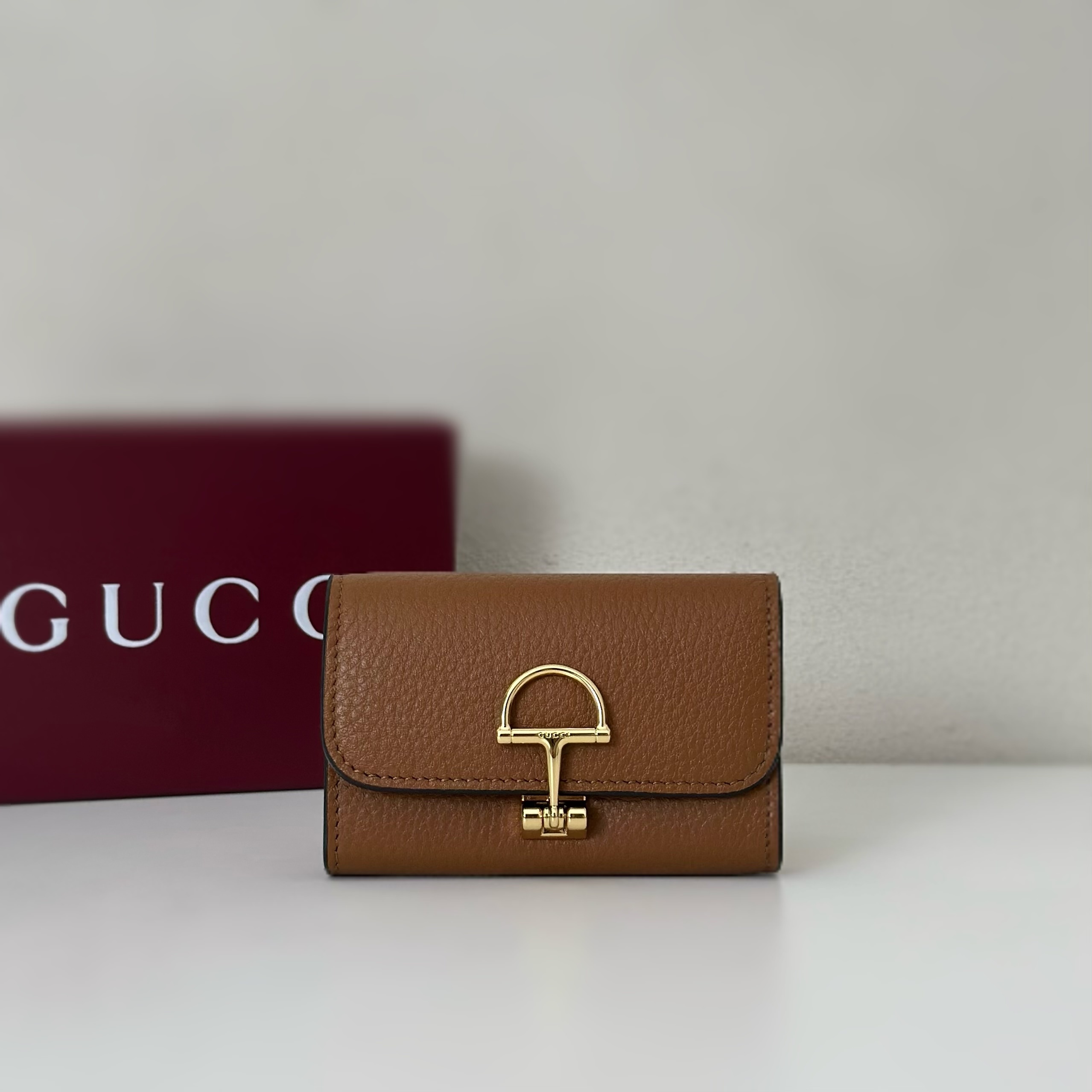 Gucci Softbit leather card case in the sundial brown color