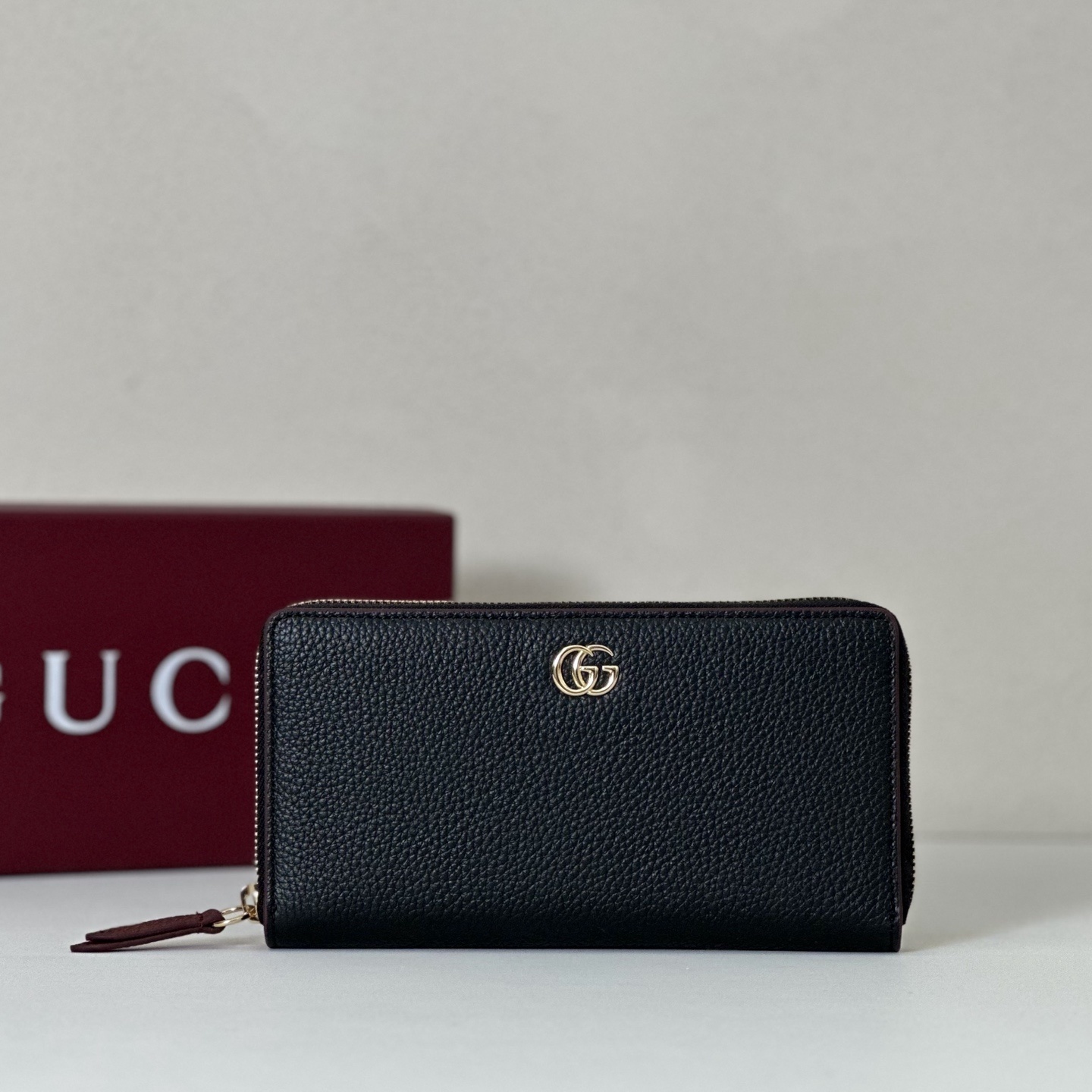 Gucci GG Marmont black grained leather zip-around long wallet