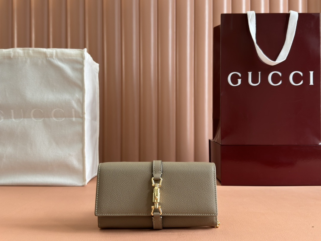 Gucci Jackie 1961 wallet on chain in taupe leather with gold-toned hardware
