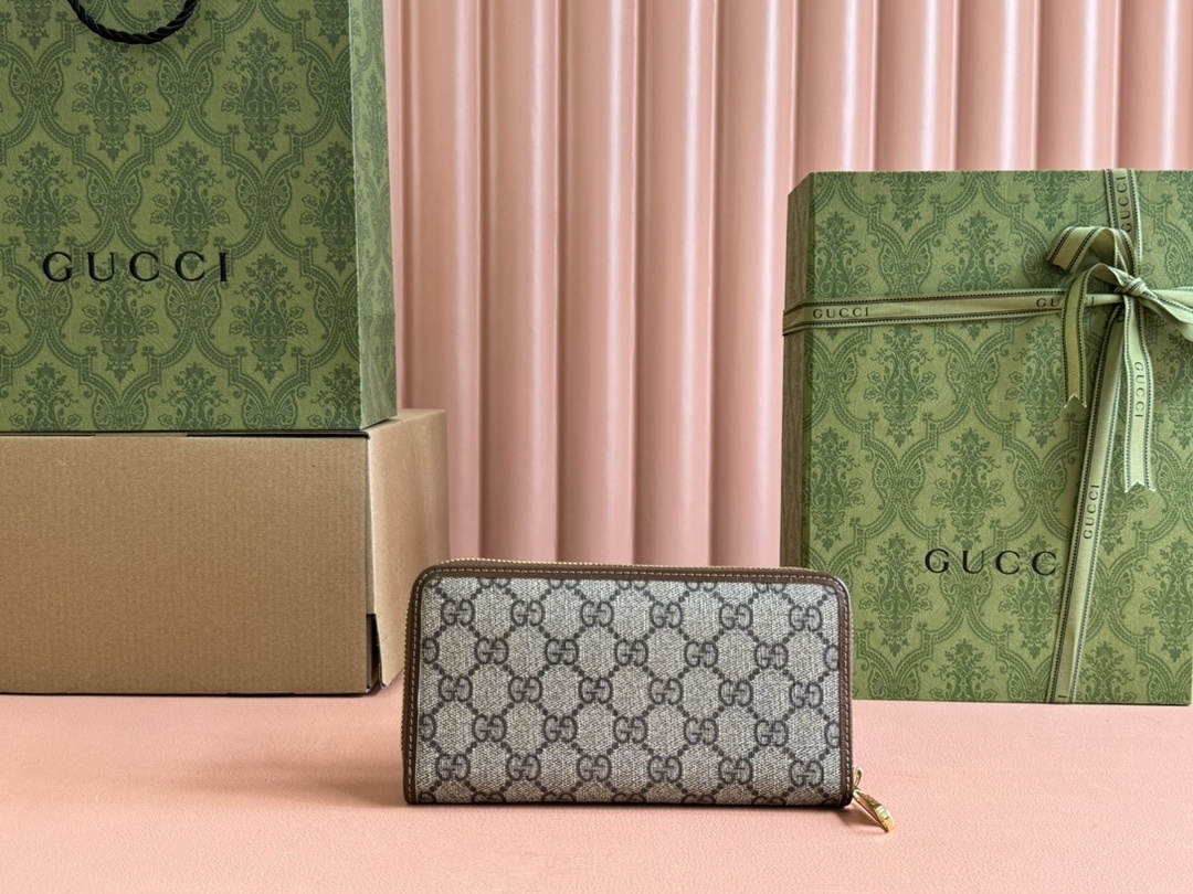 Gucci Horsebit 1955 zip-around wallet in beige/ebony GG Supreme canvas with brown leather trim