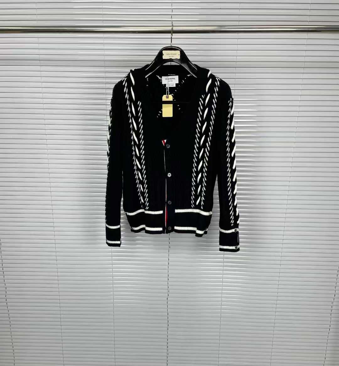 Thom Browne V-neck chunky-knit cardigan in black cotton with white contrast stitching