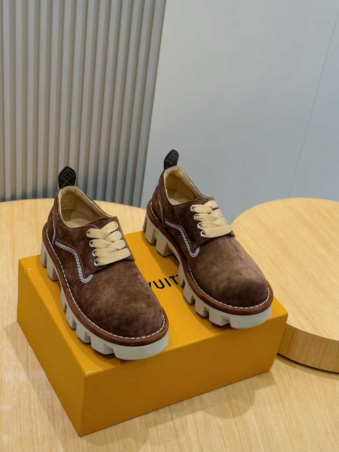 LV lace-up derby shoes in brown suede with a white chunky sole
