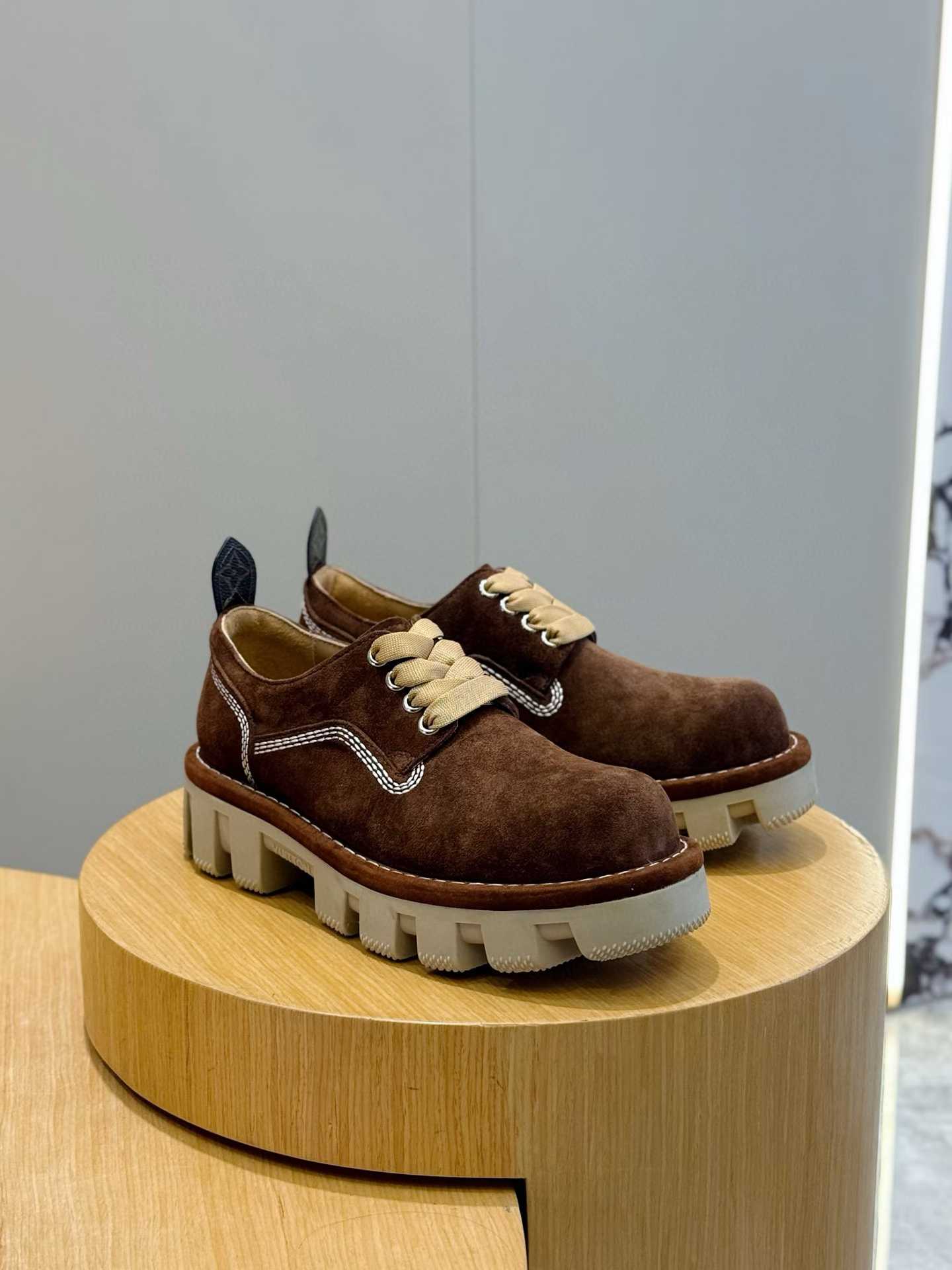 LV lace-up derby shoes in brown suede with a white chunky sole