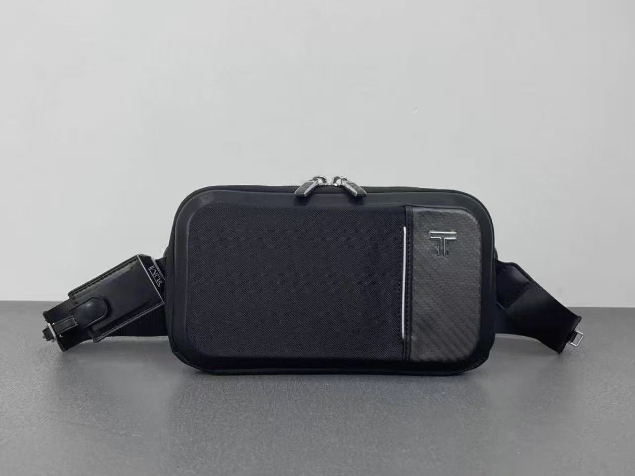 Tumi Arrivé Messina Utility Pouch in black