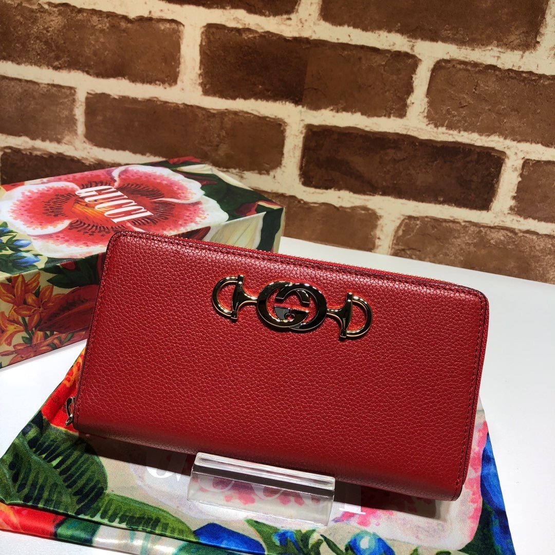 Gucci Zumi zip-around wallet in red grainy leather