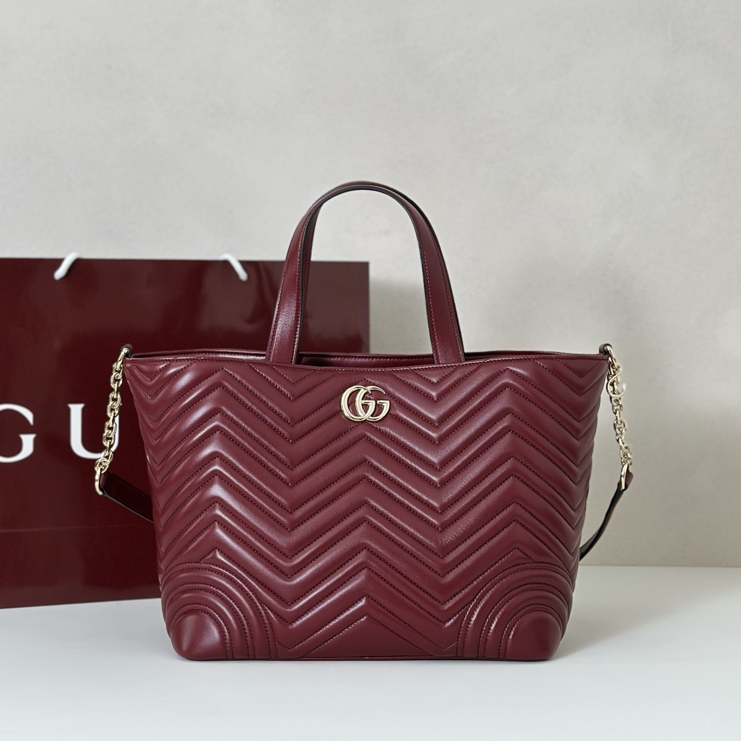 Gucci GG Marmont medium tote bag in red matelassé chevron leather