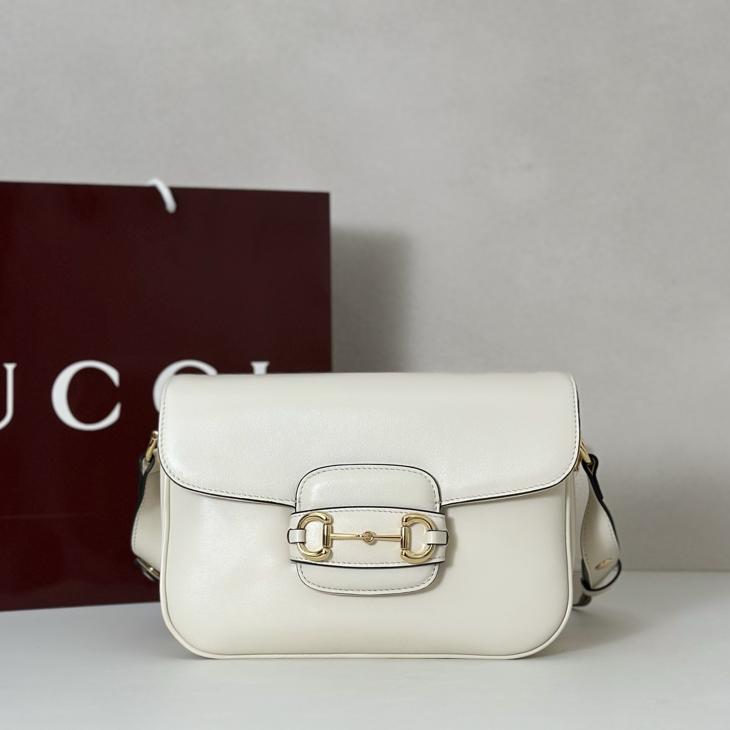 Gucci Horsebit 1955 medium shoulder bag in white leather