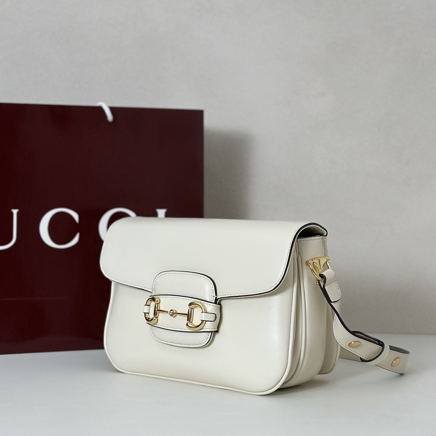 Gucci Horsebit 1955 medium shoulder bag in white leather