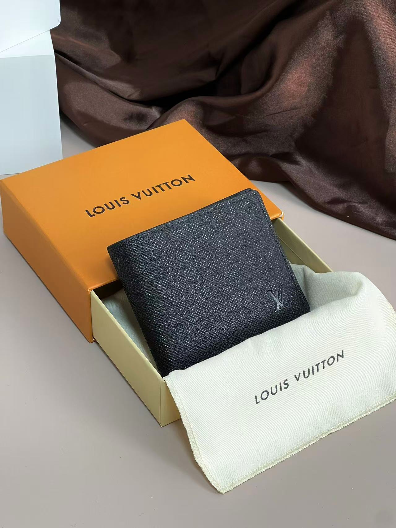 LV M30539 CUSTOMIZABLE Slender Wallet black