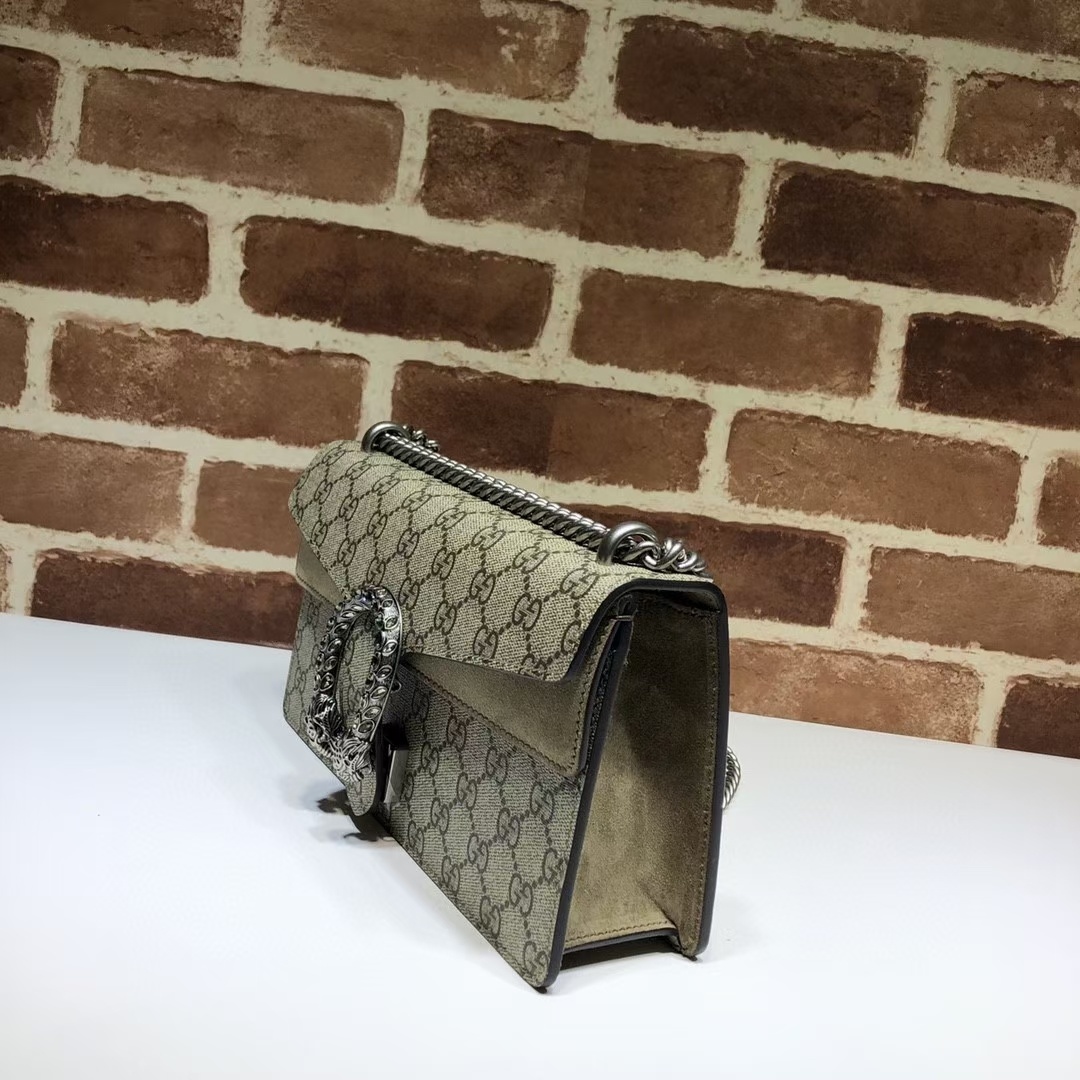 Gucci Dionysus shoulder bag in GG Supreme canvas with a textured tiger head closure