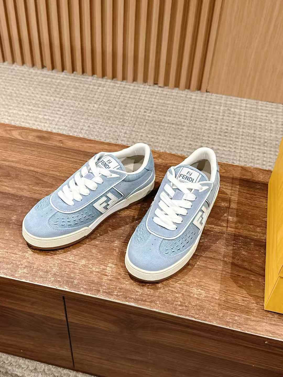 Fendi Match low-top sneakers in light blue suede and denim