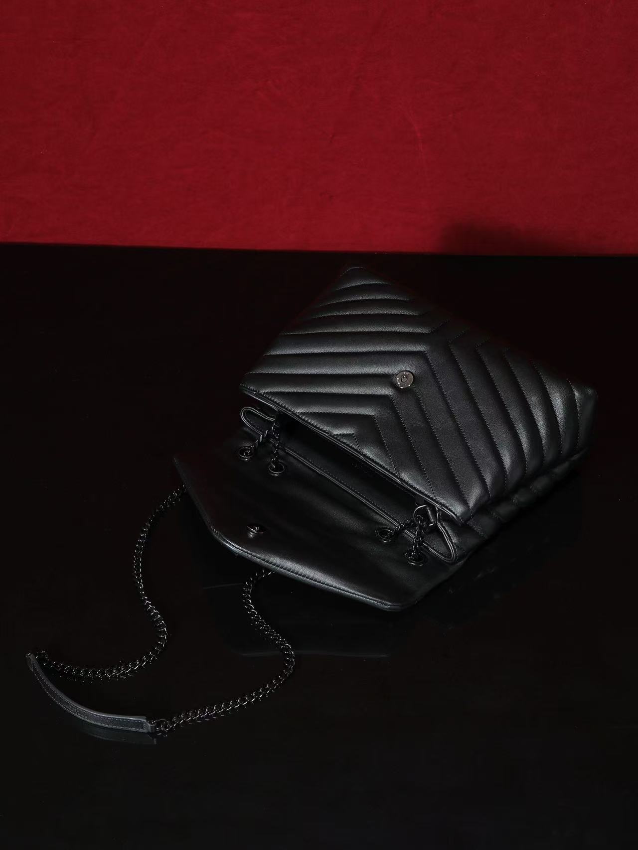 Saint Laurent Loulou medium quilted leather shoulder bag