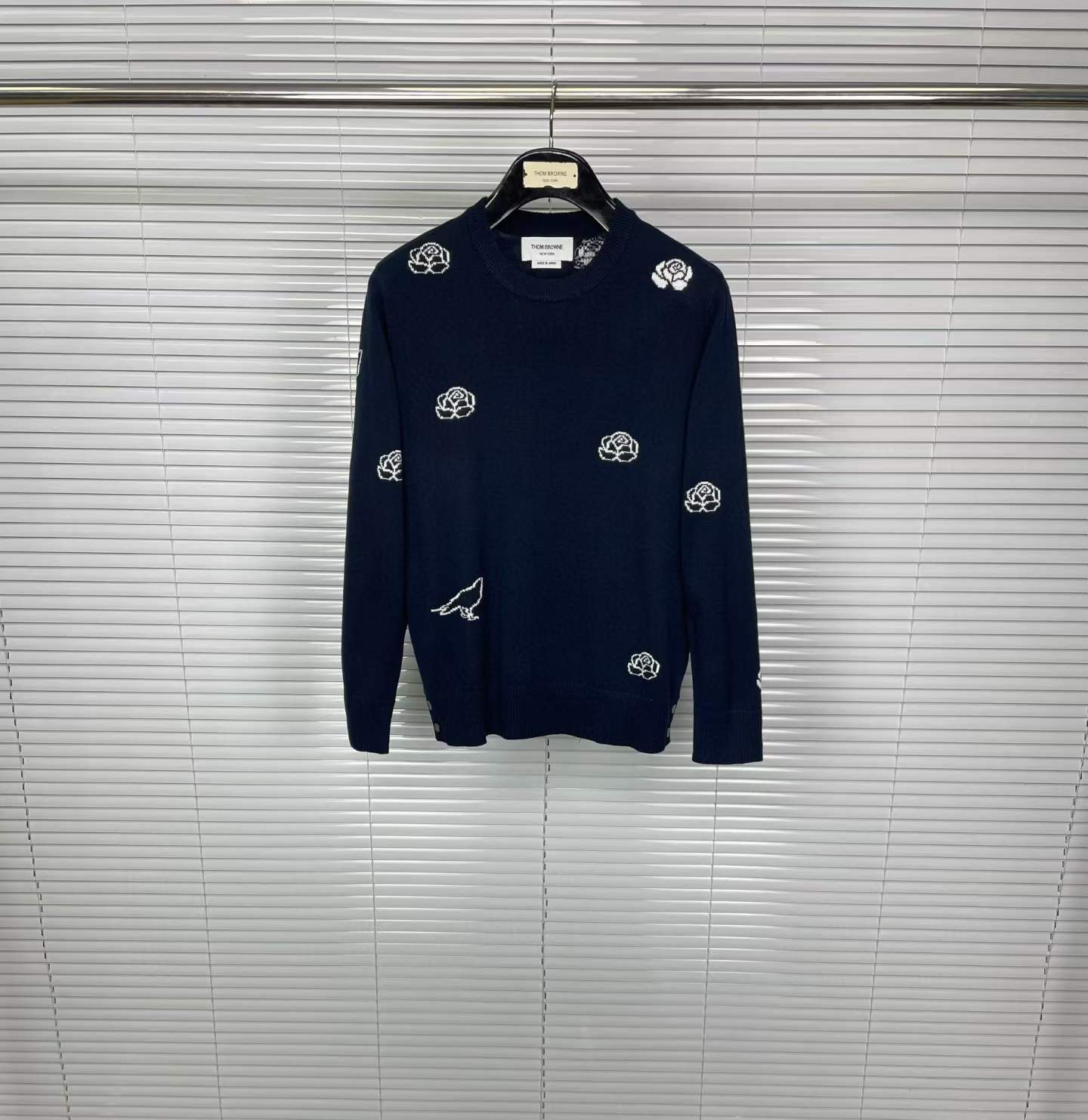 Thom Browne Kids' Raven and Roses intarsia-knit jumper in blue