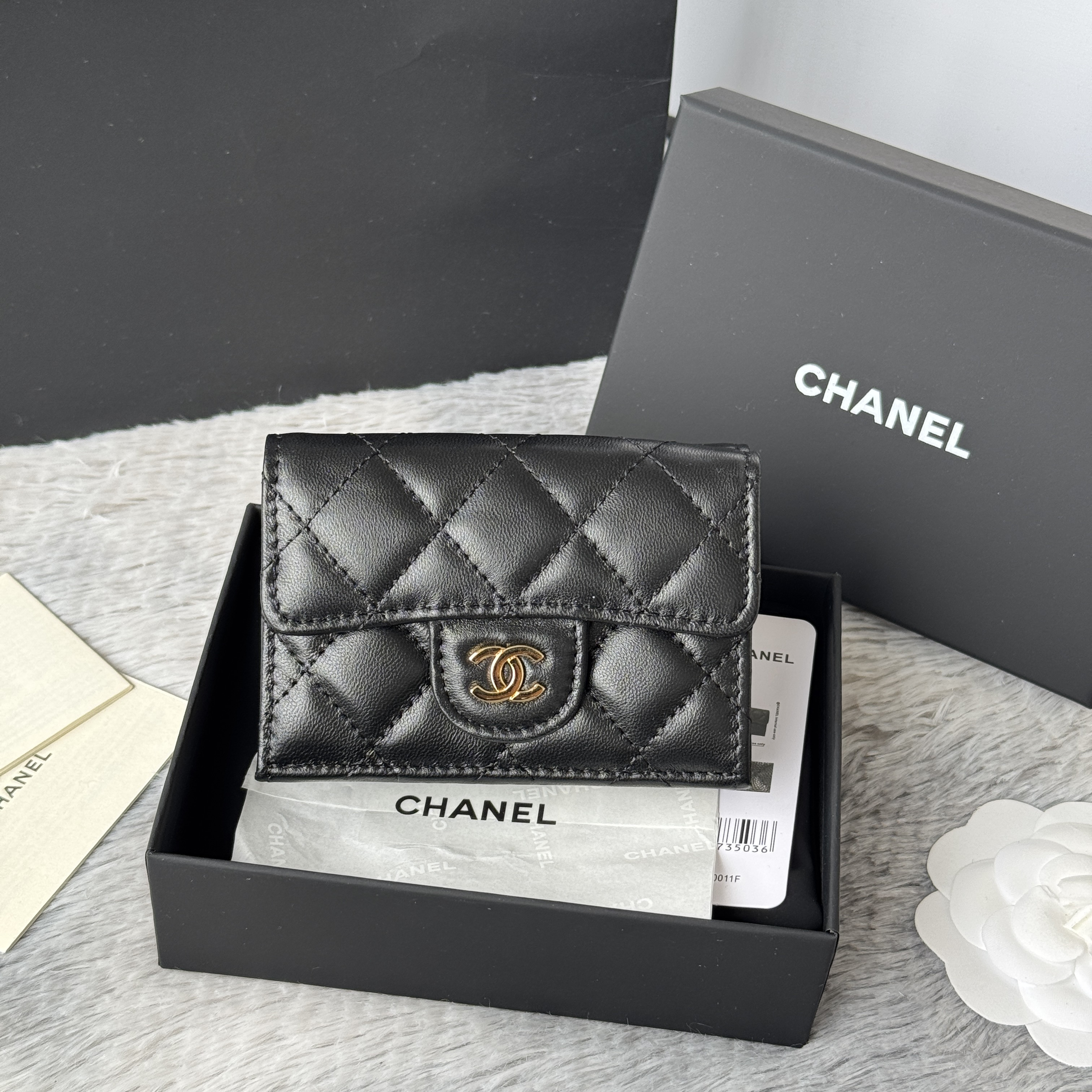 Chanel Classic card holder in black lambskin