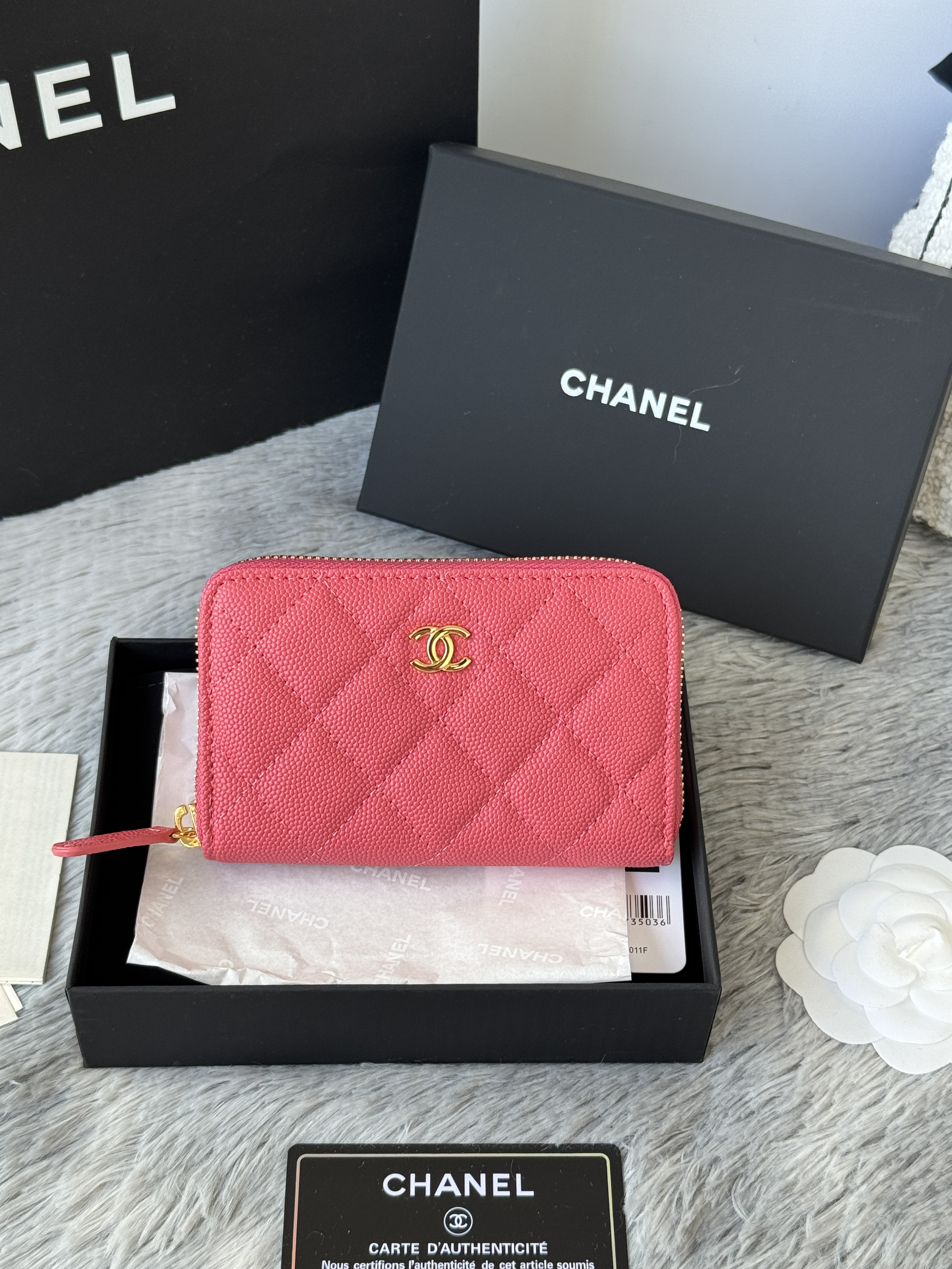 Chanel Classic Zipped Coin Purse in pink caviar leather