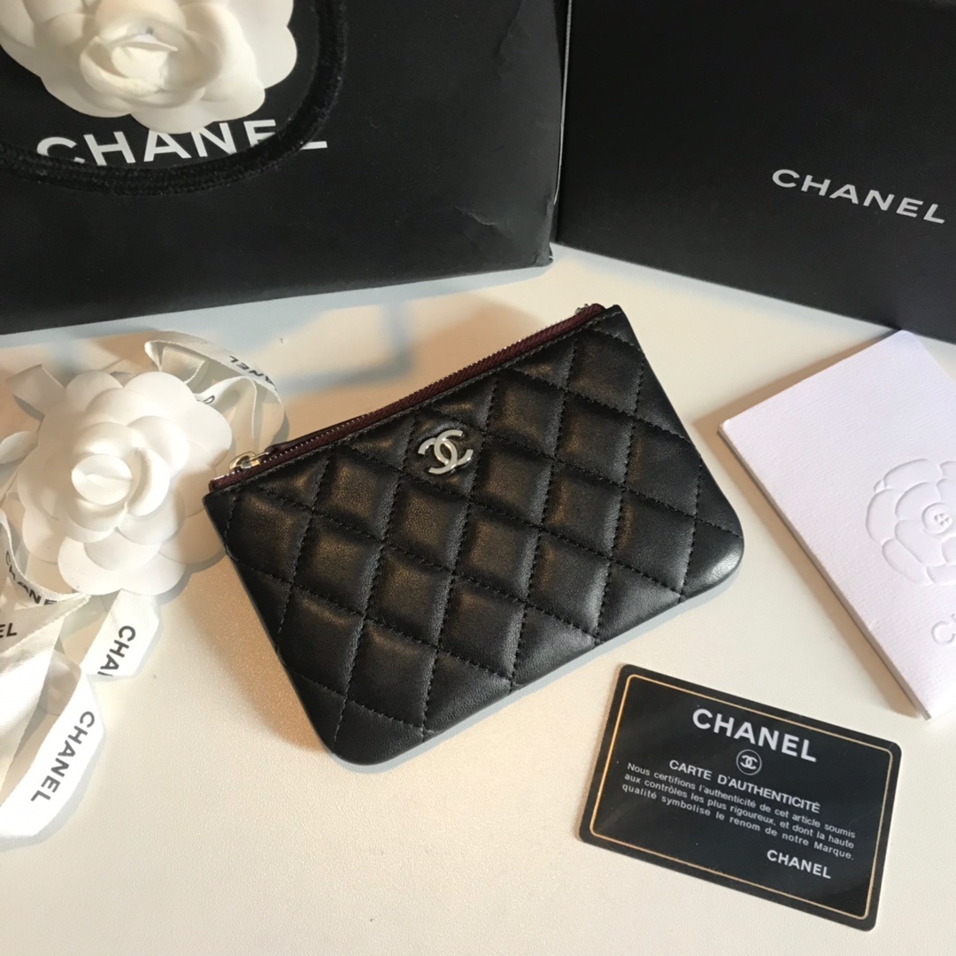 Chanel Classic Small Zipped Pouch in black grained calfskin Leather