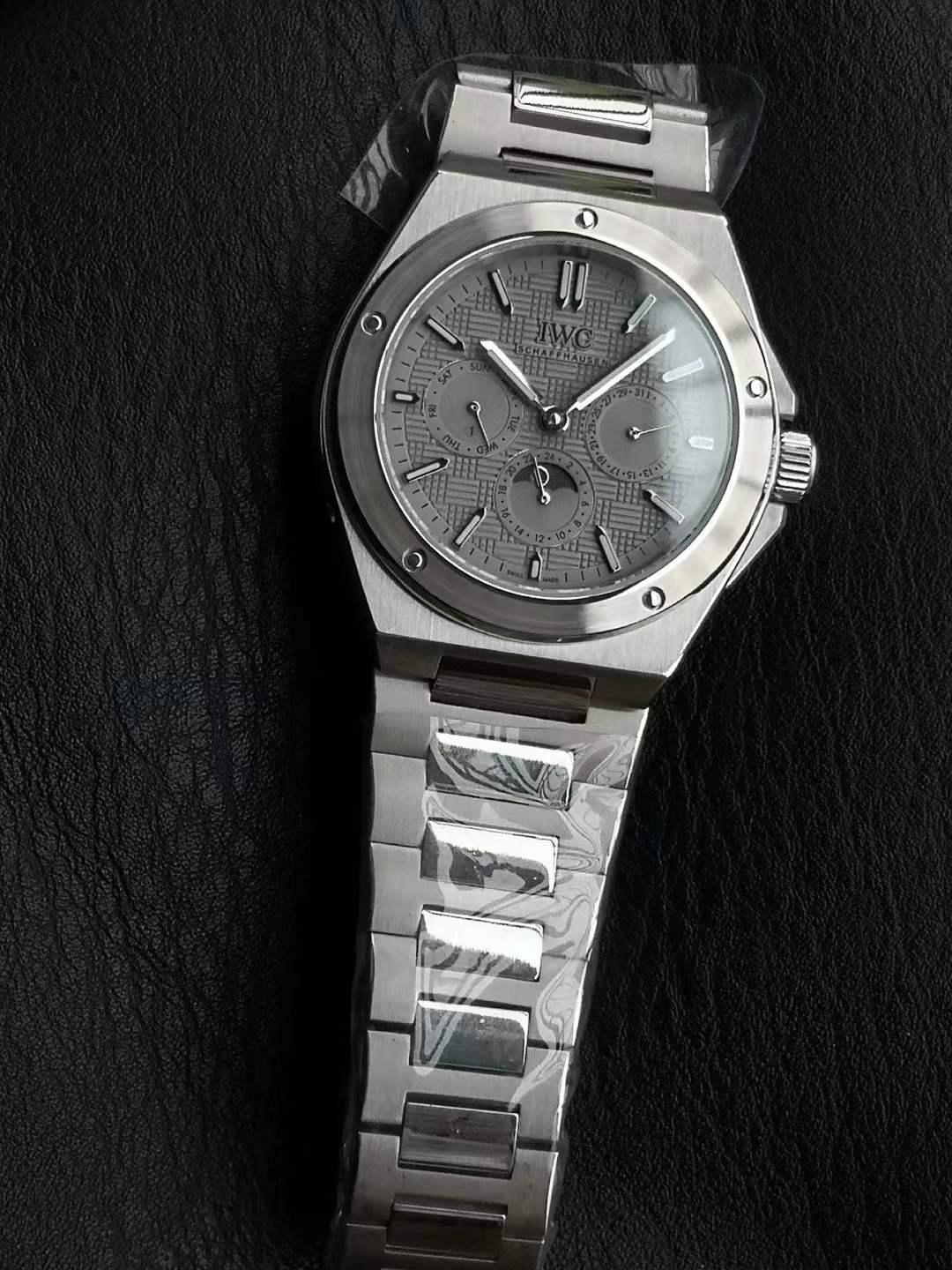 IWC Ingenieur Automatic 40 stainless steel watch with a "Grid" structure dial