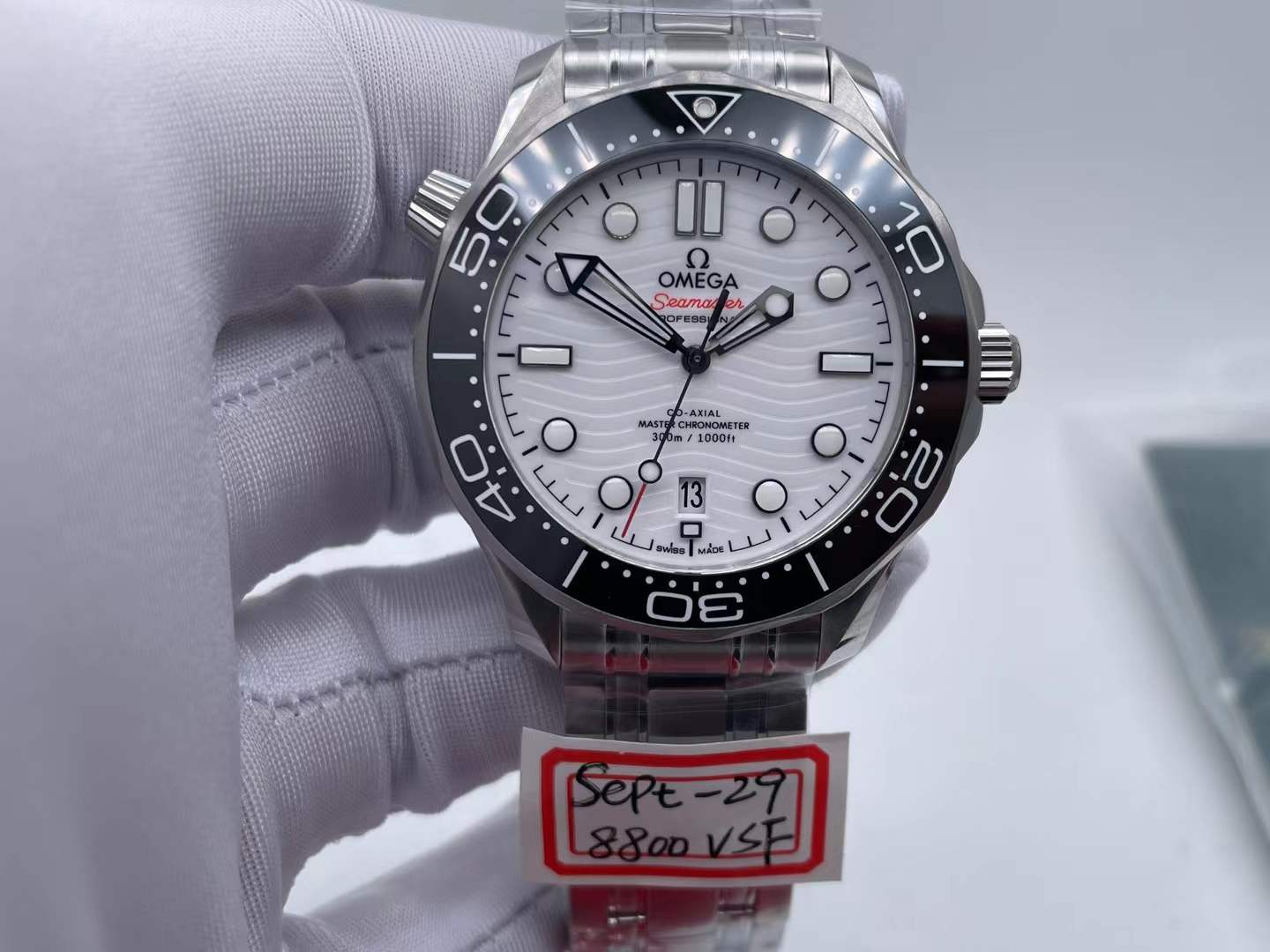 OMG0895B - Seamaster 300m 2018 SS/SS White VSF V4 VS8800 $398