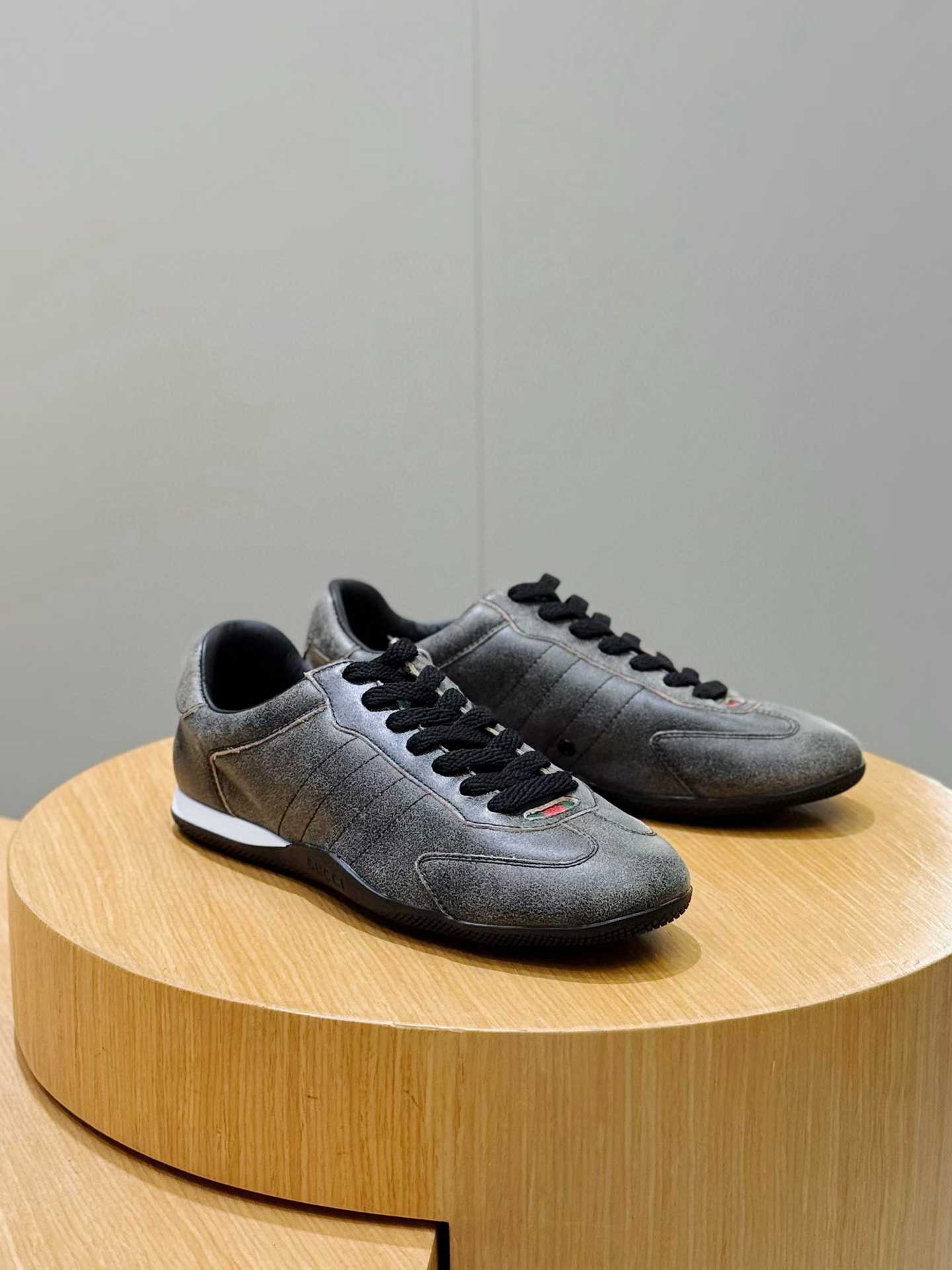 Gucci Shift sneakers in black