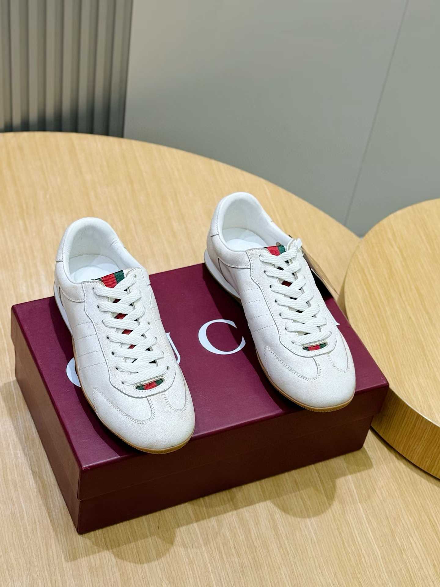 Burberry Check Terrace Sneakers in black leather