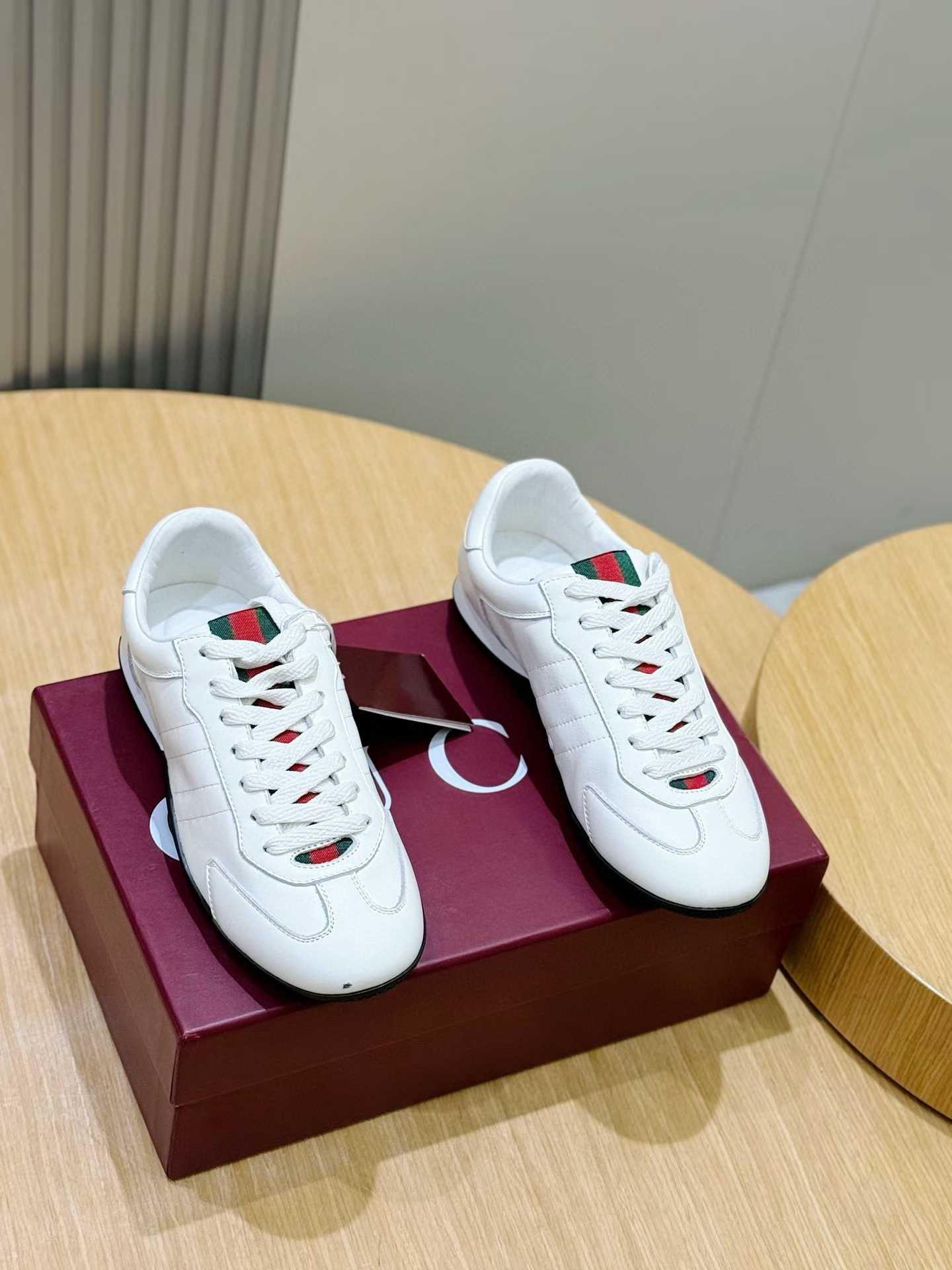 Gucci Shift leather sneakers in white
