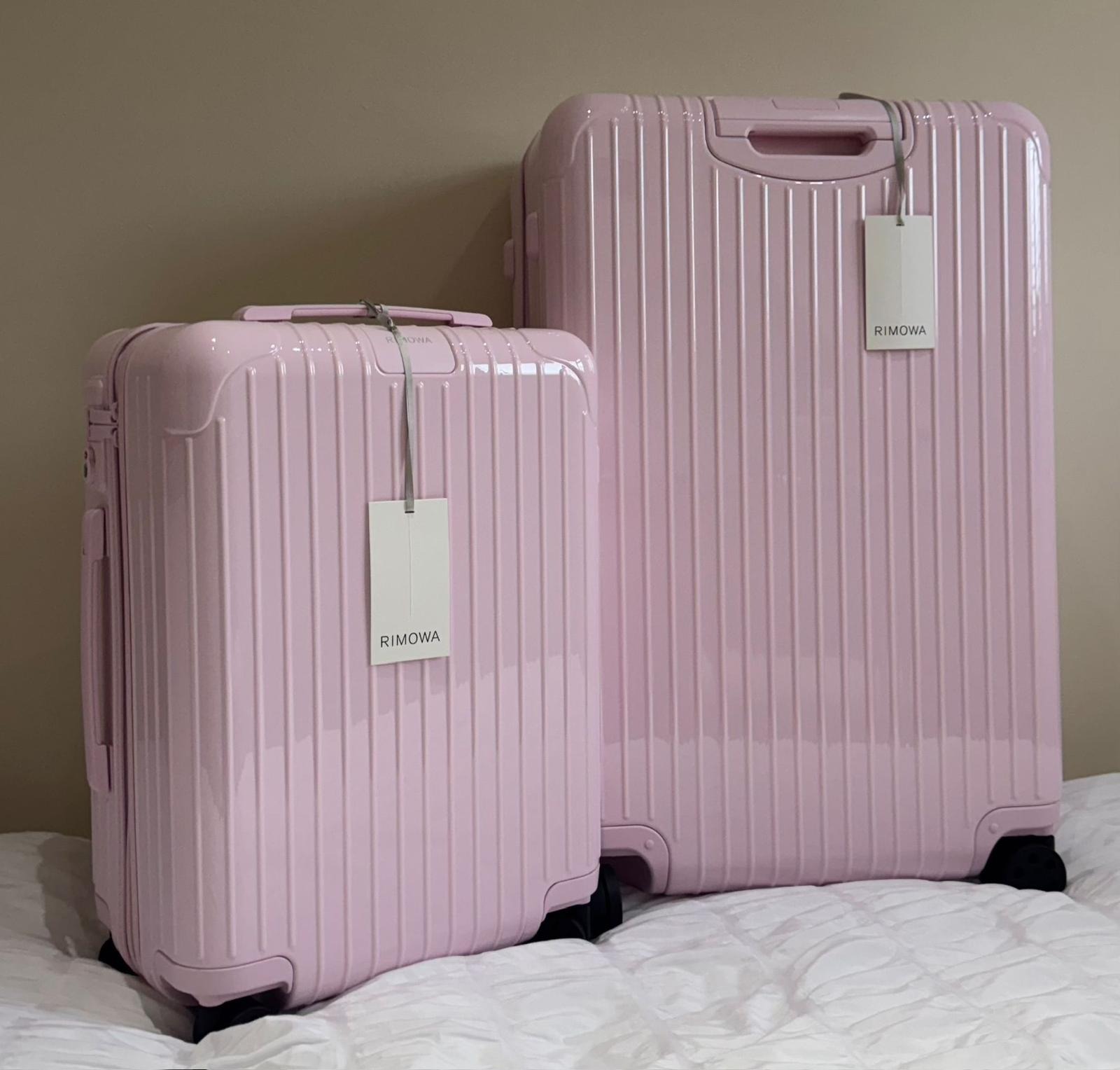 RIMOWA Essential suitcases in the "Ballerina Pink" color