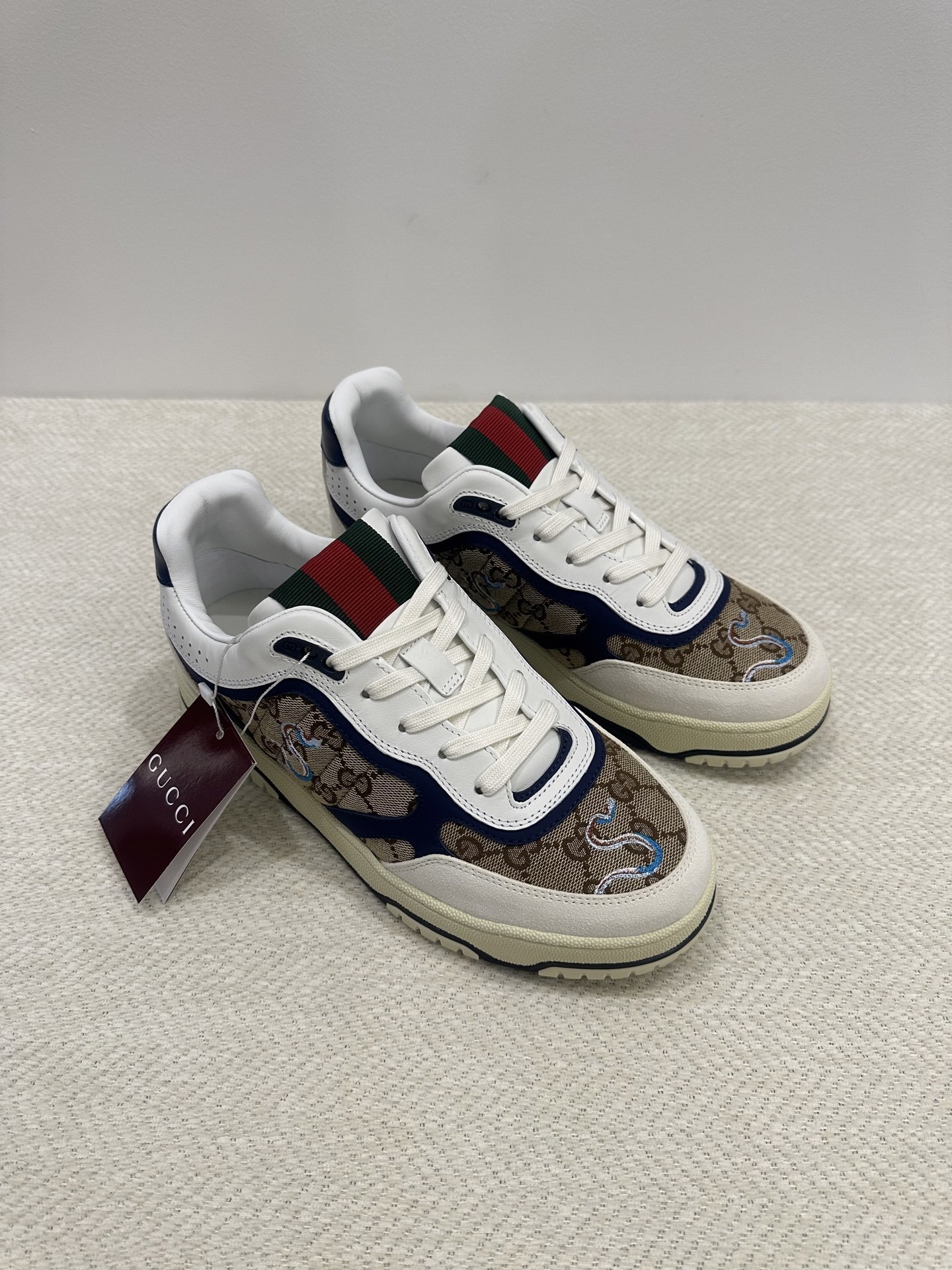 Gucci Re-Web trainer in beige and blue
