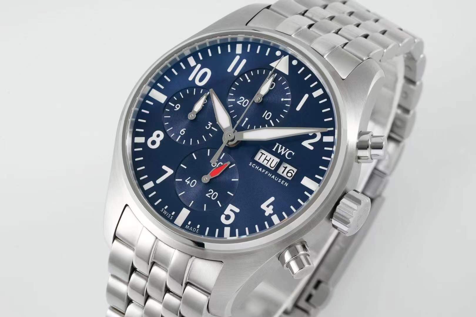 IWC Pilot's Watch Chronograph 41 in stainless steel with a blue dial and stainless steel bracelet