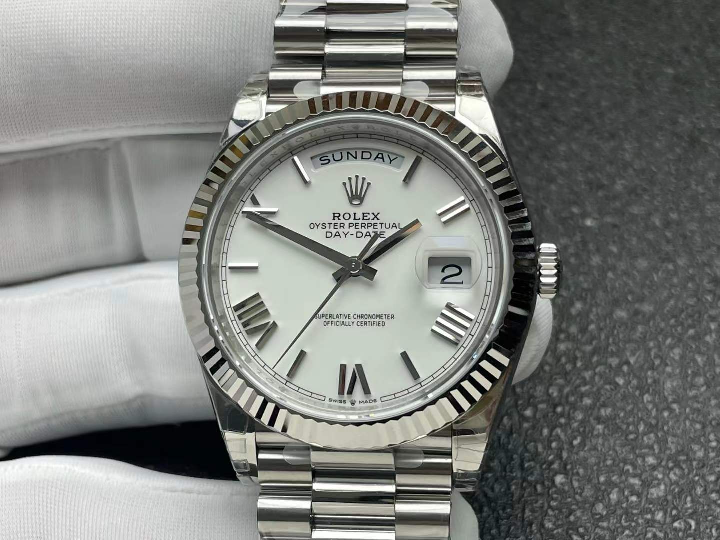 RDD0368A - DayDate 40mm V2 Flt Wt WG/WG Wht/Rm VSF VS3255 $798.00