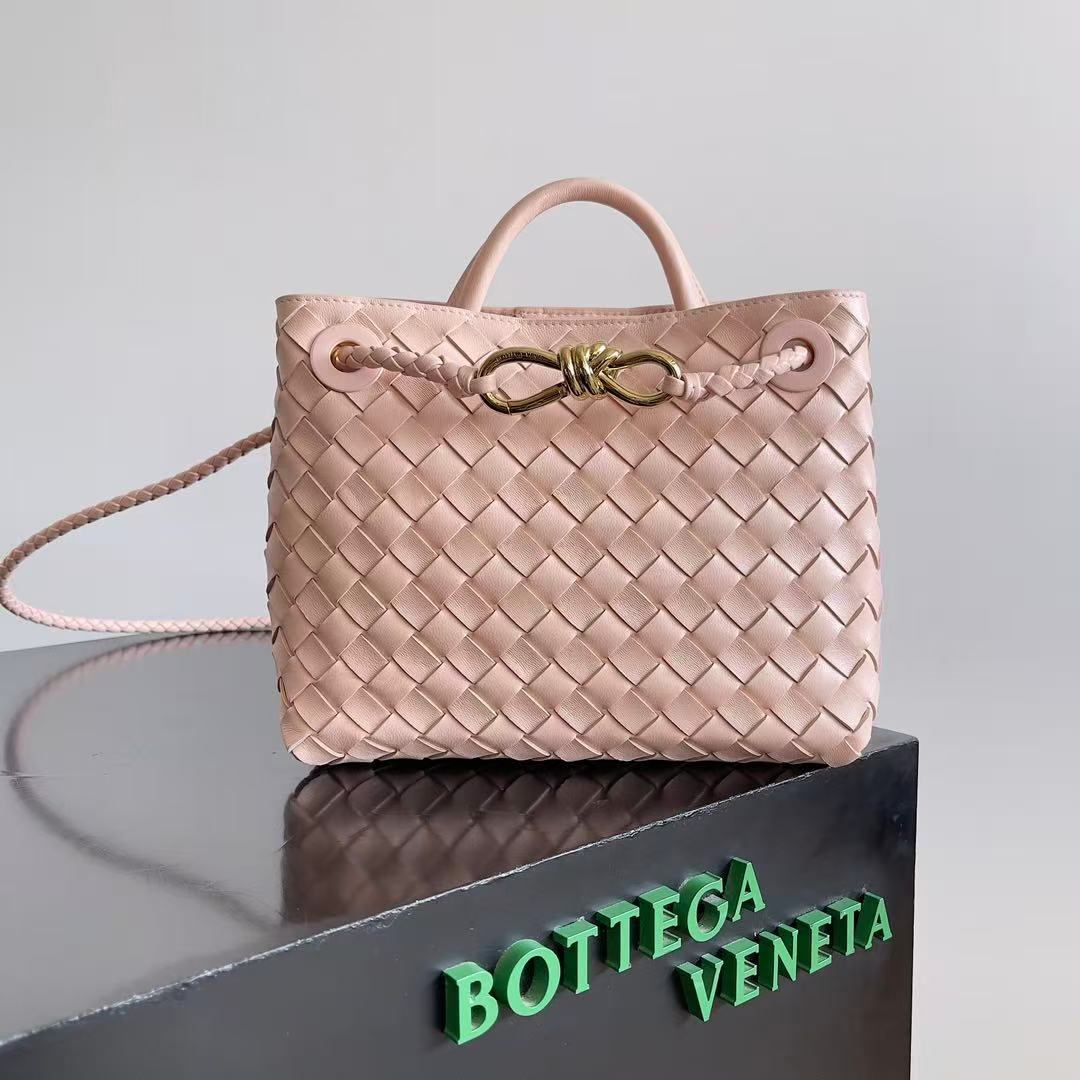 Bottega Veneta Small Andiamo top handle bag in pink intrecciato leather