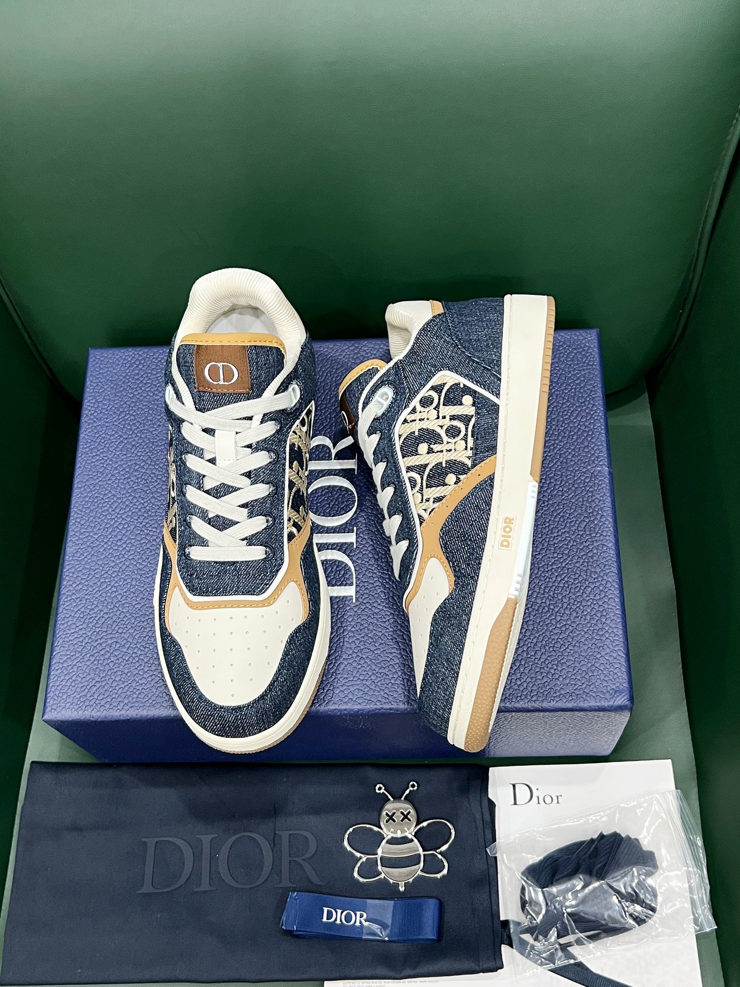 Dior B27 Low-Top Sneaker in white smooth calfskin and black denim with white