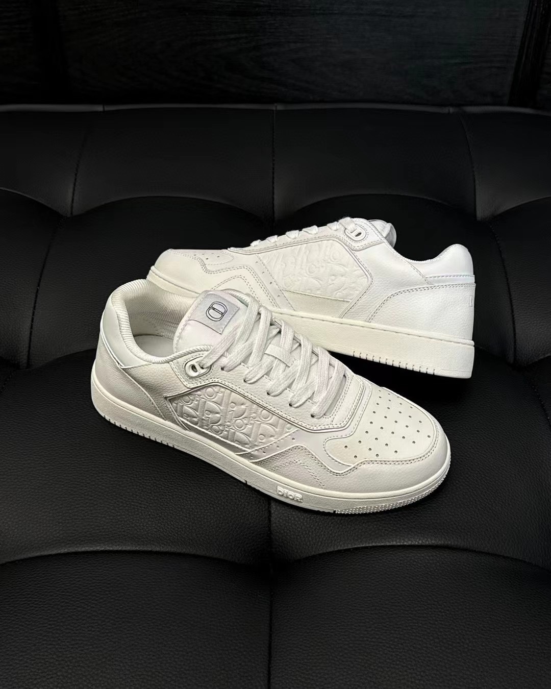 Dior B27 low-top sneaker white smooth calfskin Dior Oblique Galaxy leather inserts