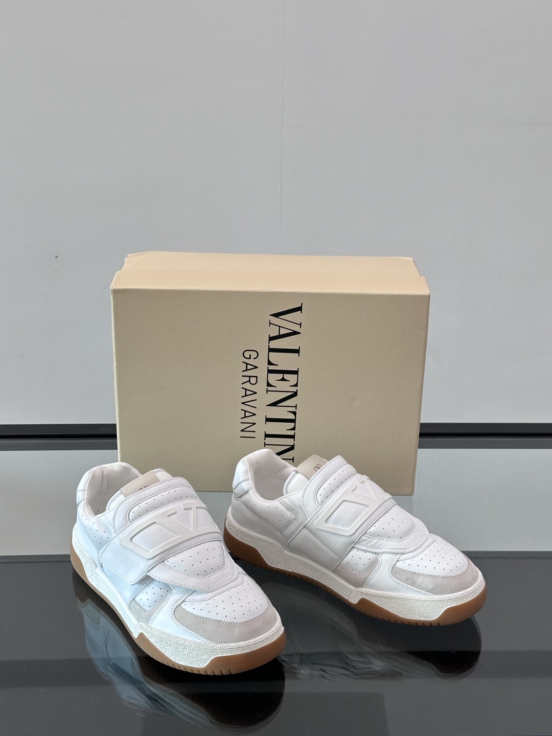Valentino Garavani Joie de Jouer low-top sneaker in white nappa calfskin and beige